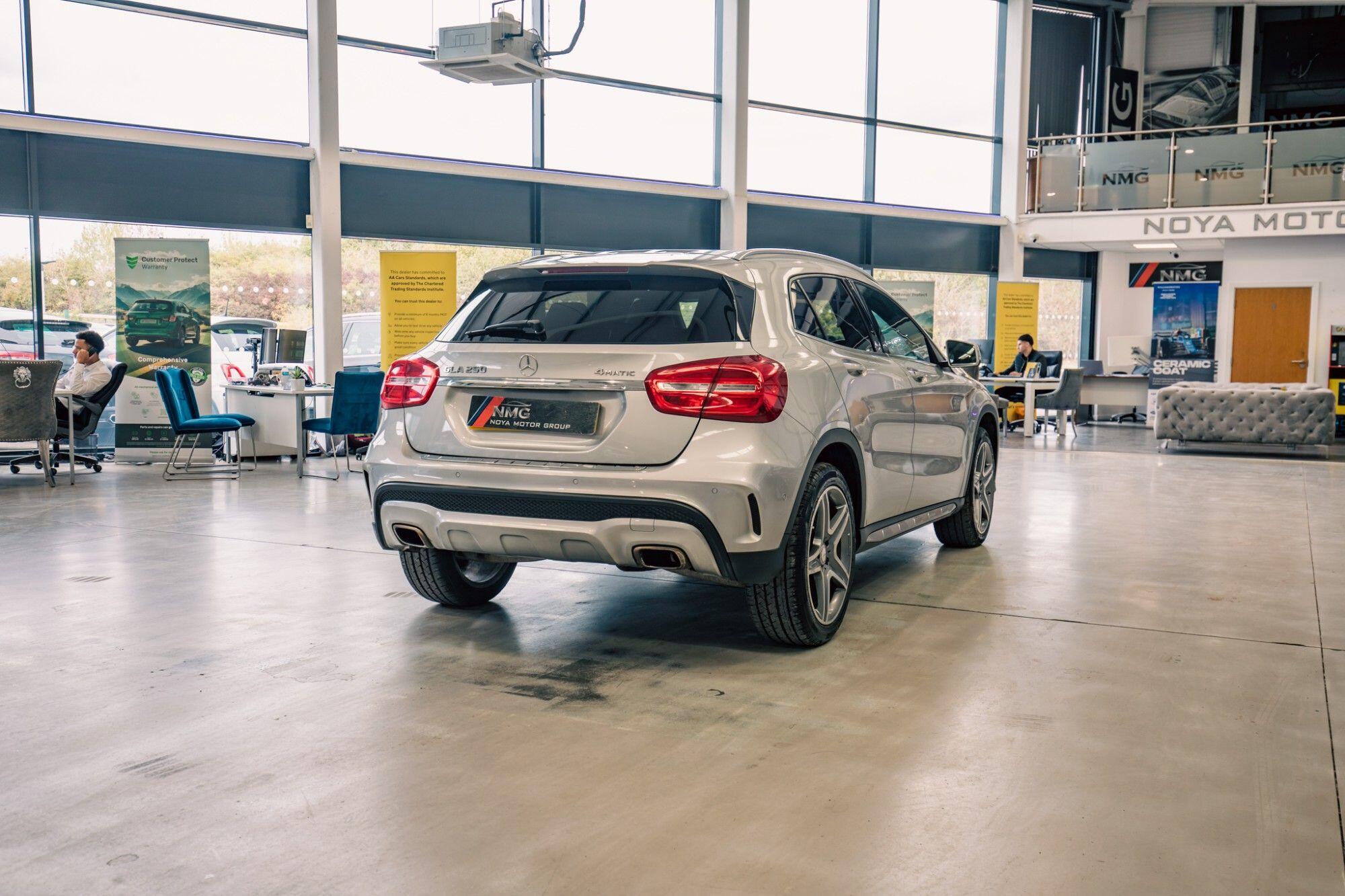 Mercedes-Benz Gla view 28