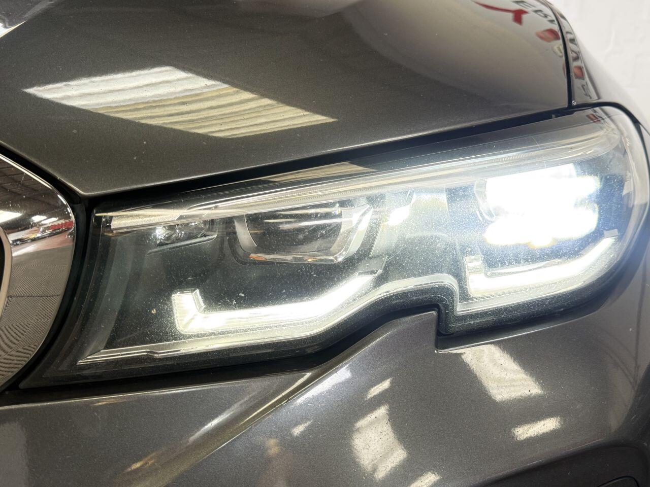 BMW 3 Series view 22