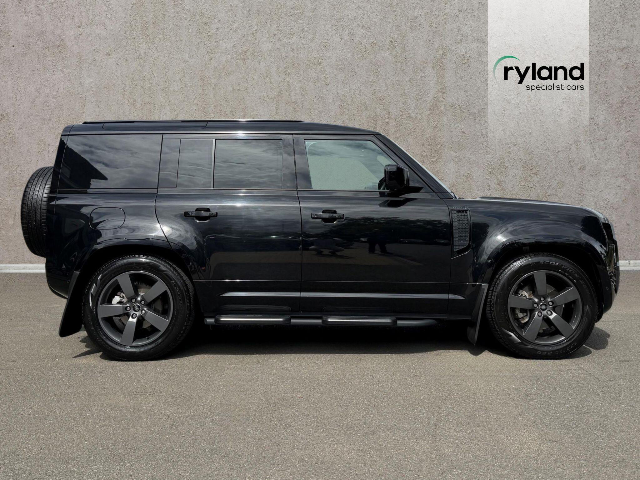 Land Rover Defender 110 view 8