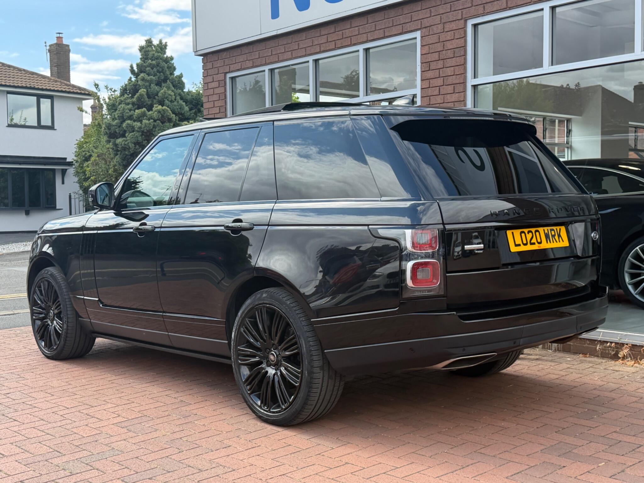 Land Rover Range Rover view 4