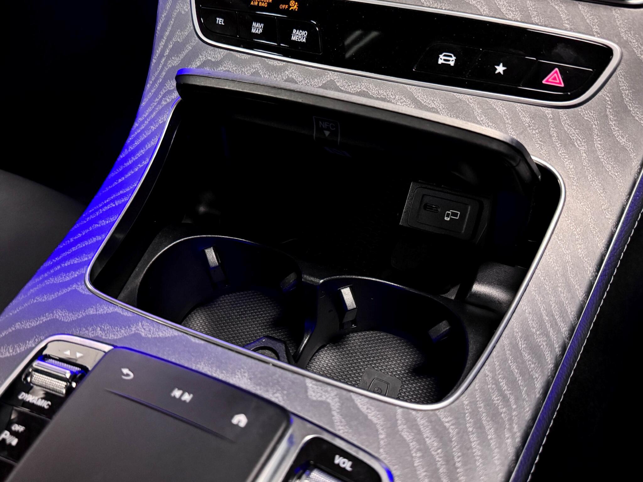 Mercedes-Benz E-Class view 29