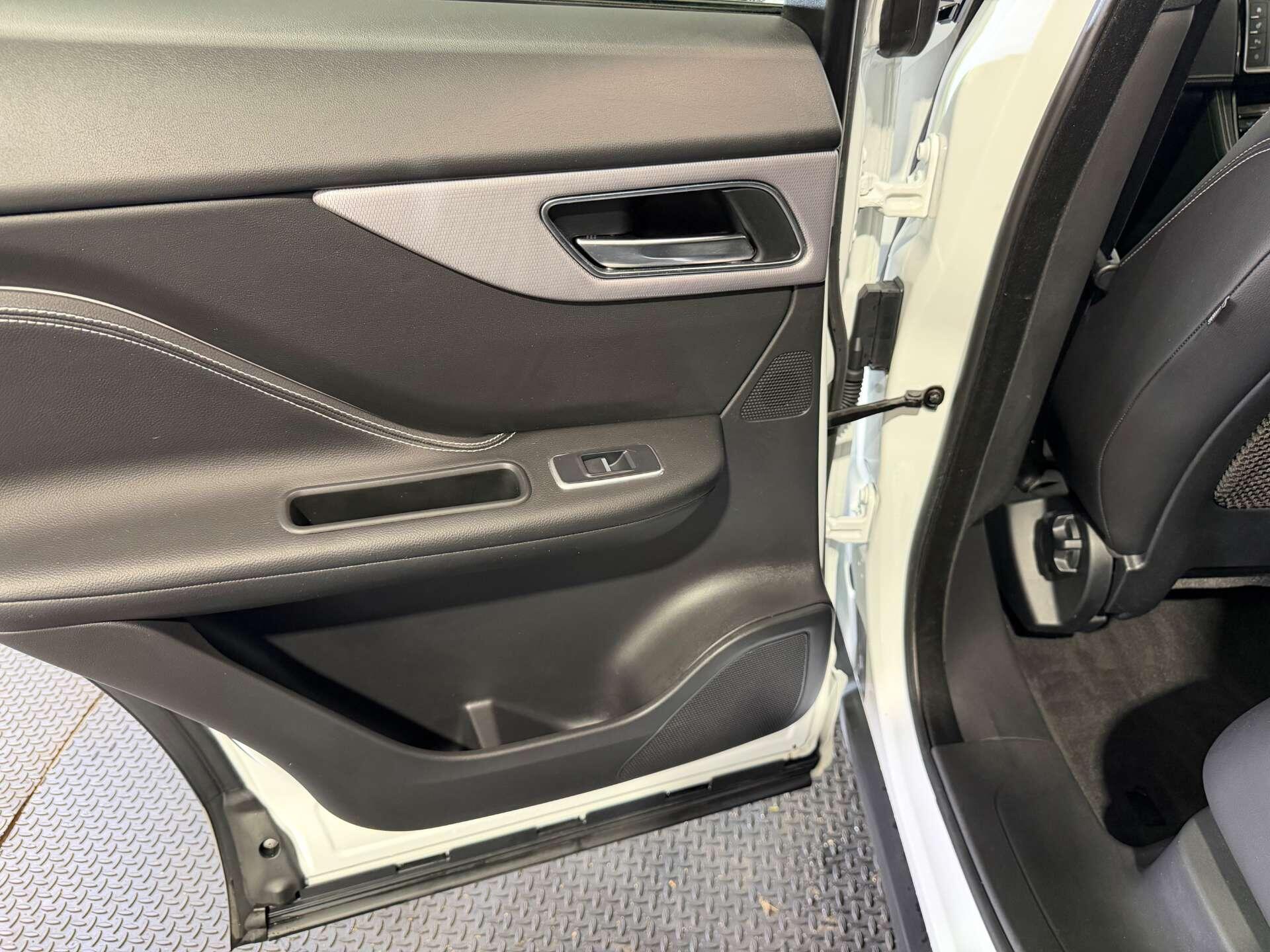 Jaguar F-Pace view 58