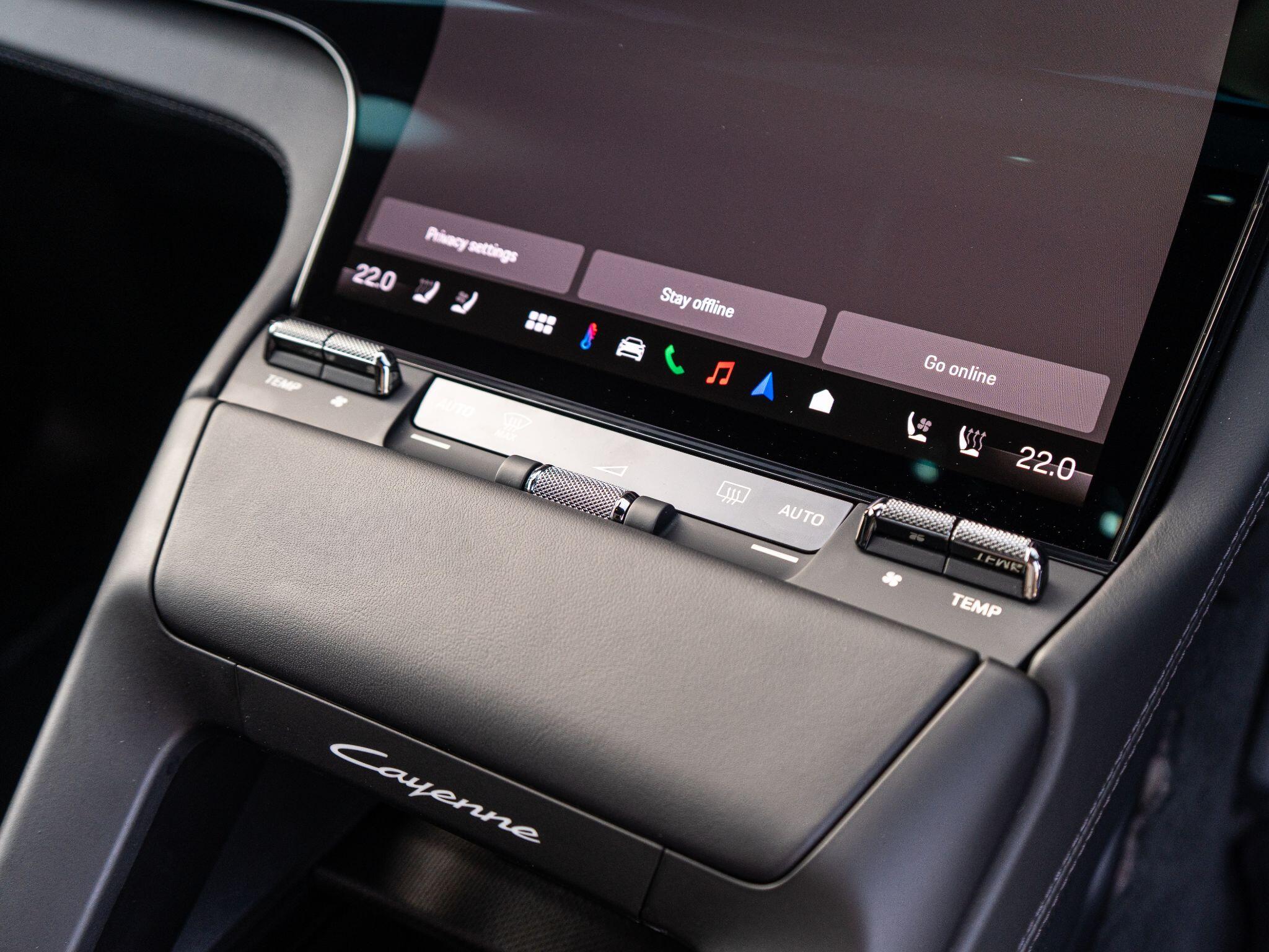 Porsche Cayenne view 38