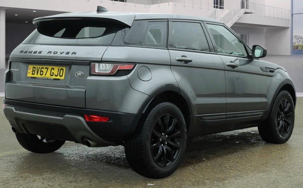 2017 Land Rover Range Rover Evoque 2.0 TD4 SE Tech 4WD Euro 6 (s/s) 5dr • 50,600 miles image 4