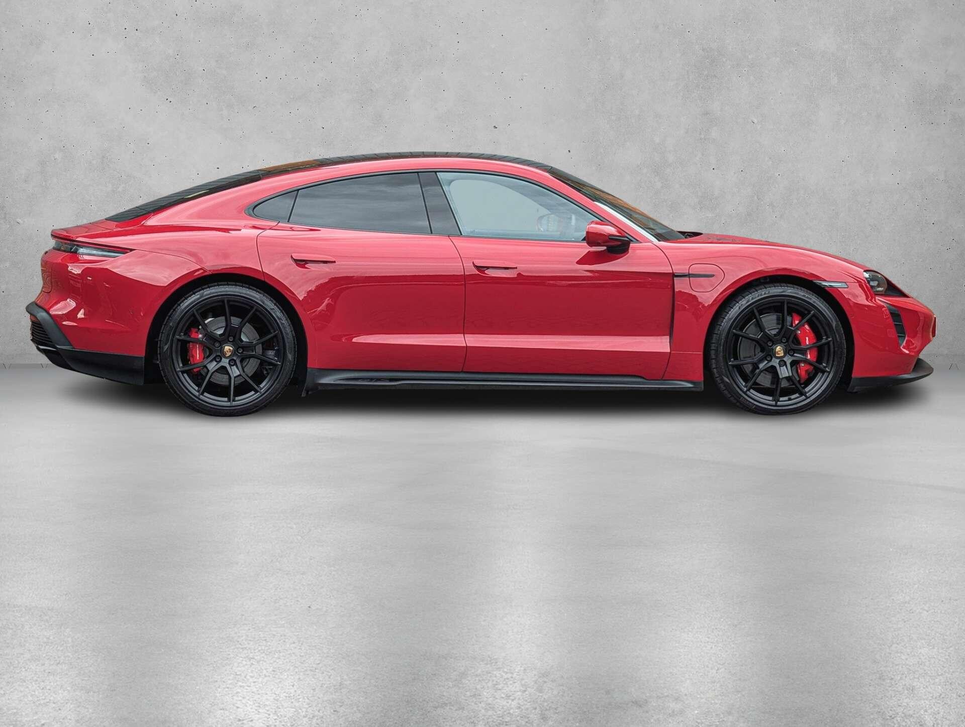 Porsche Taycan view 8