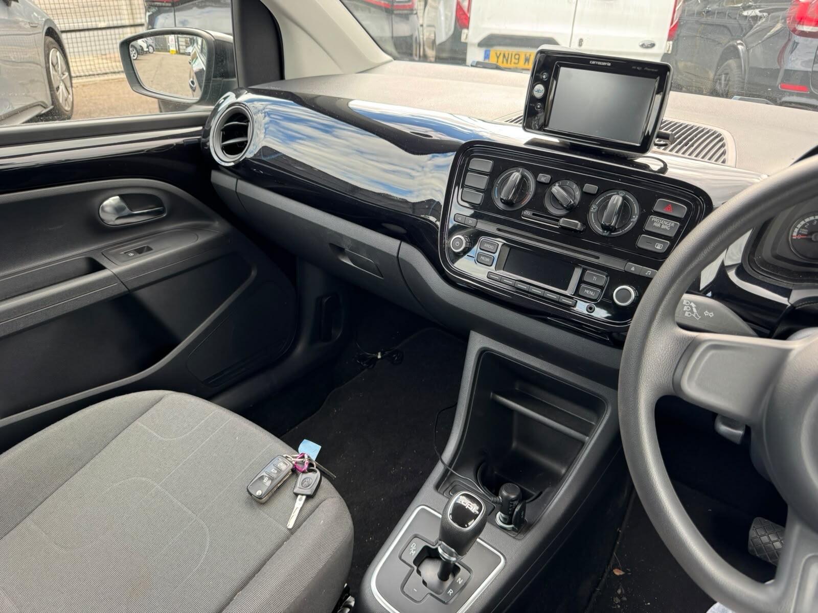 Volkswagen Up! view 33