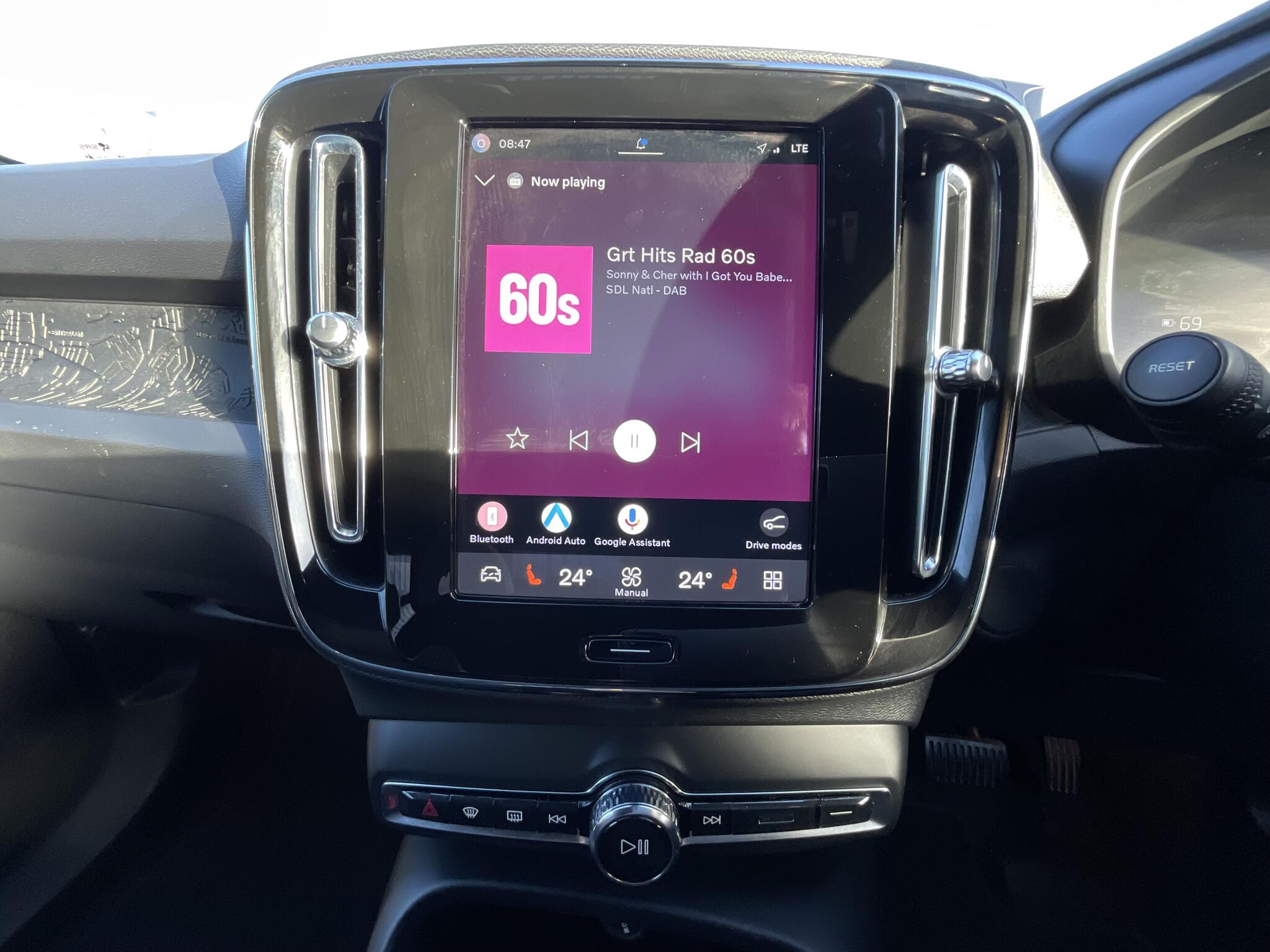 Volvo XC40 view 22