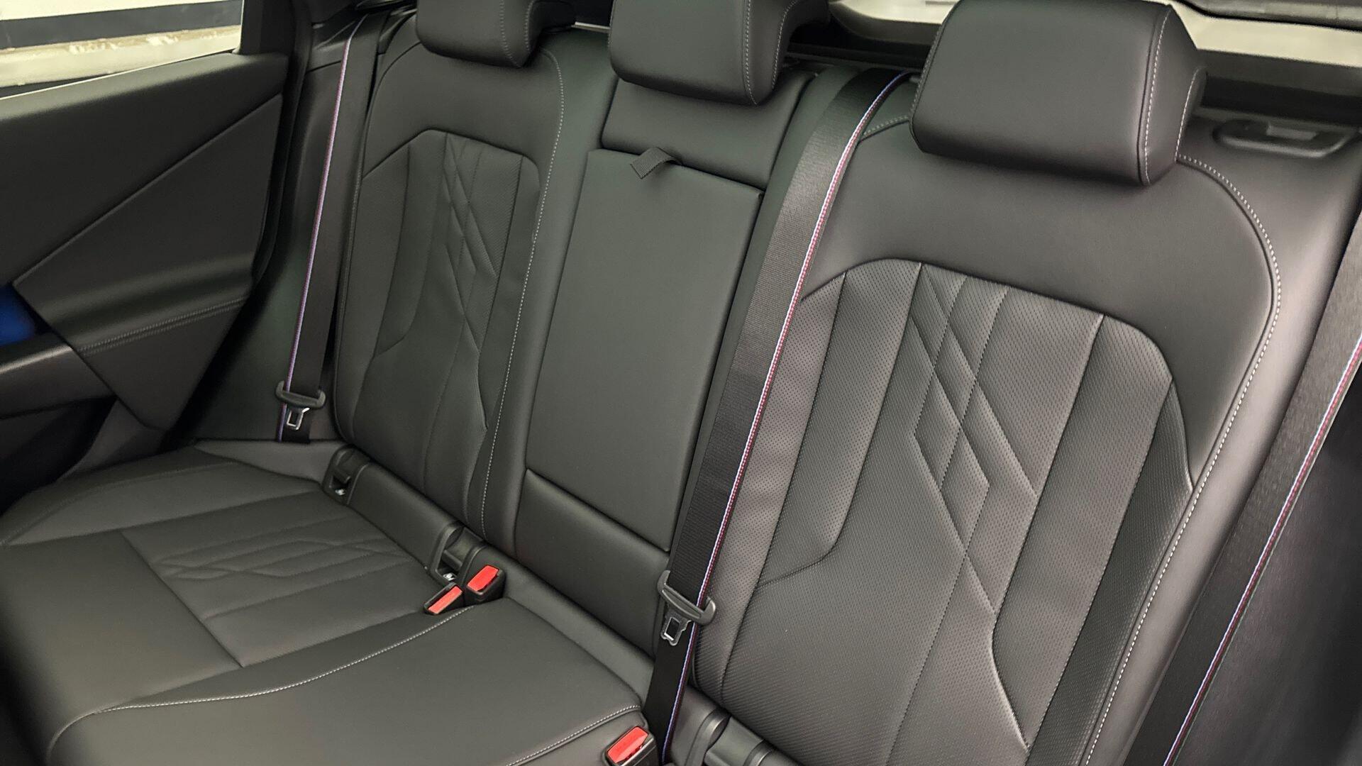 BMW X3 view 12
