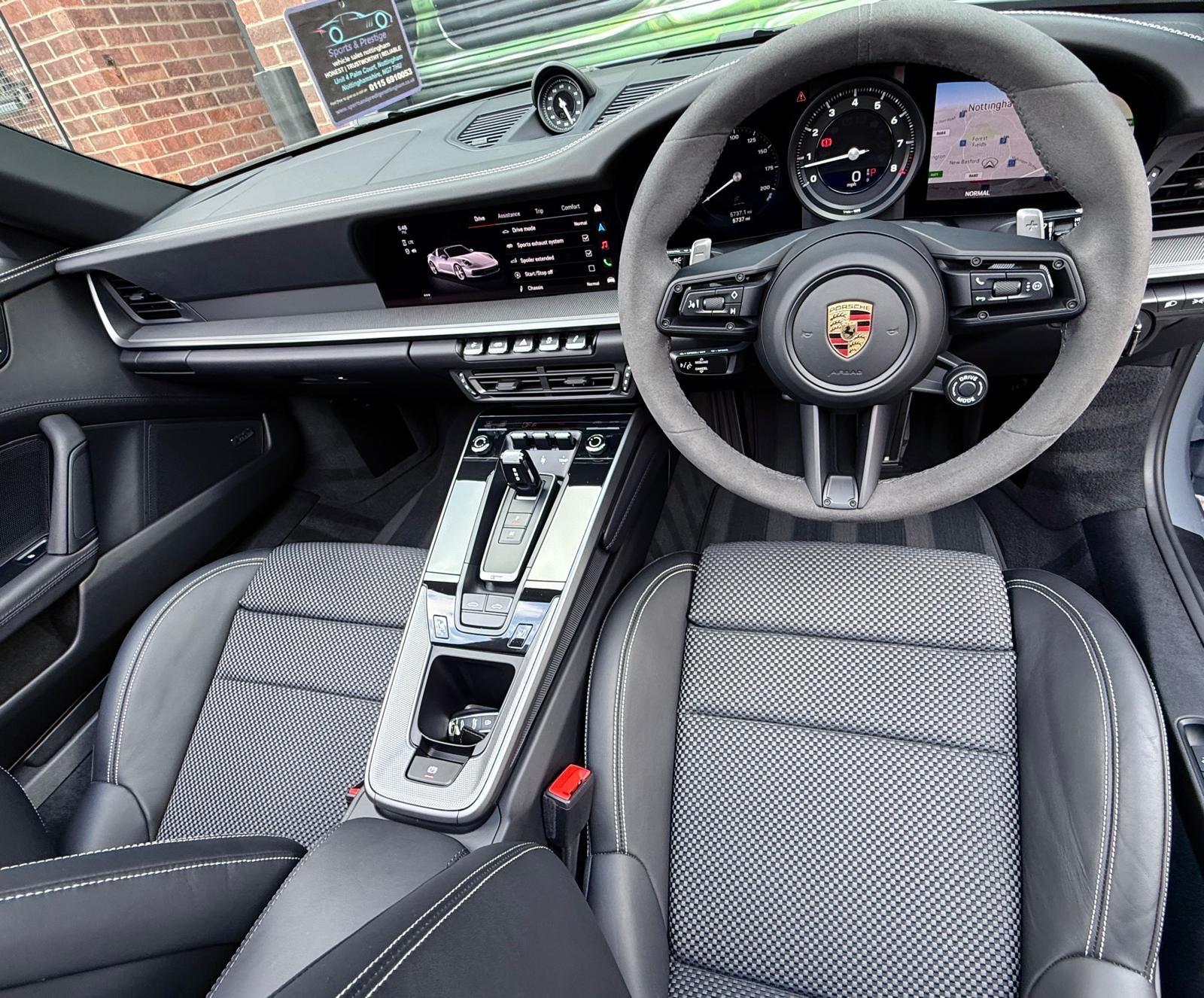 Porsche 911 view 17