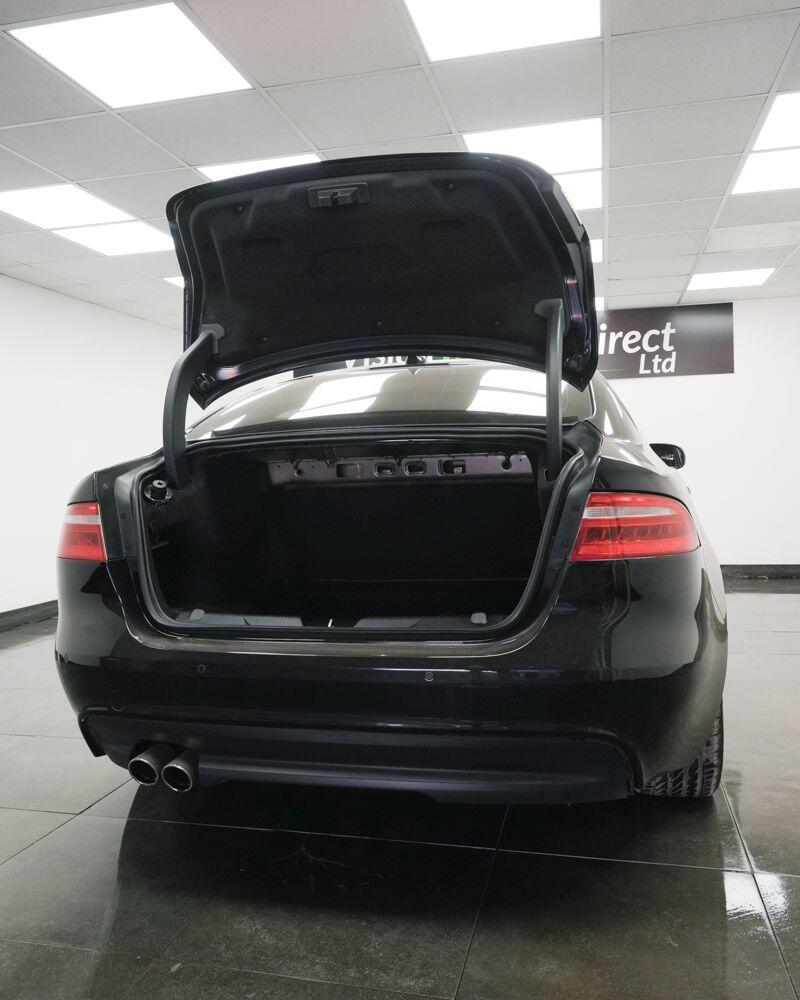Jaguar Xe view 8