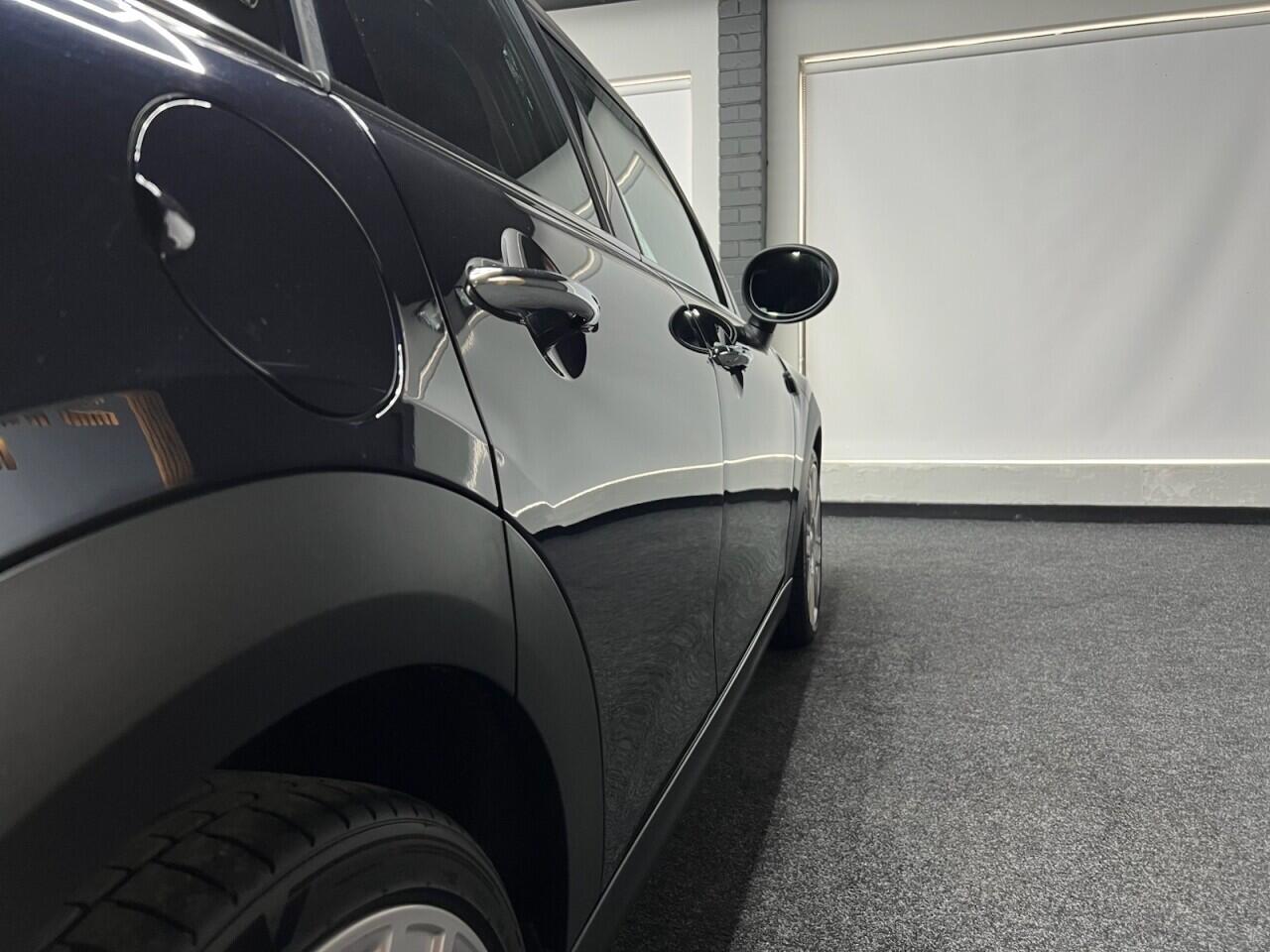 Mini Hatch view 13