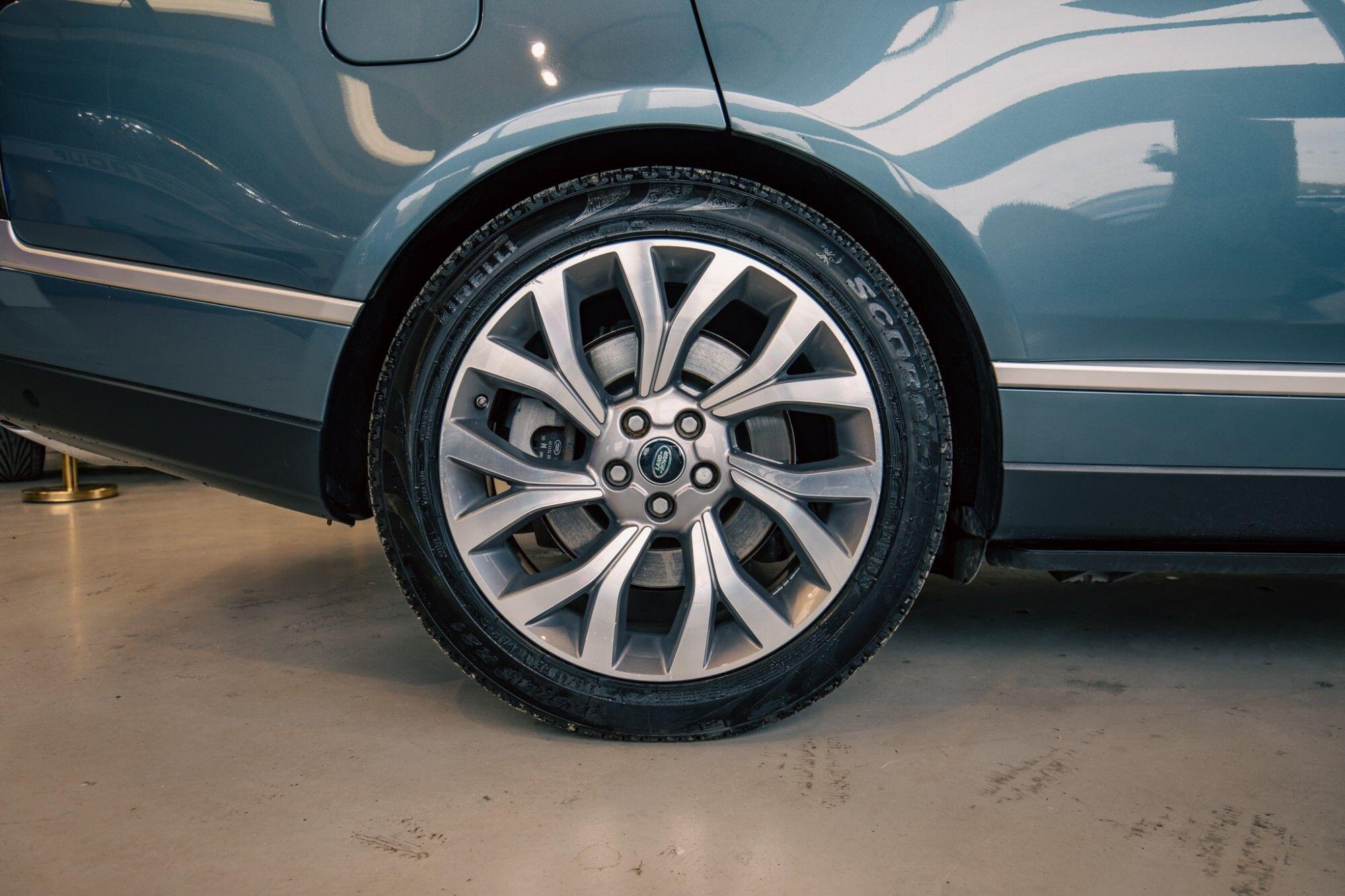 Land Rover Range Rover view 11