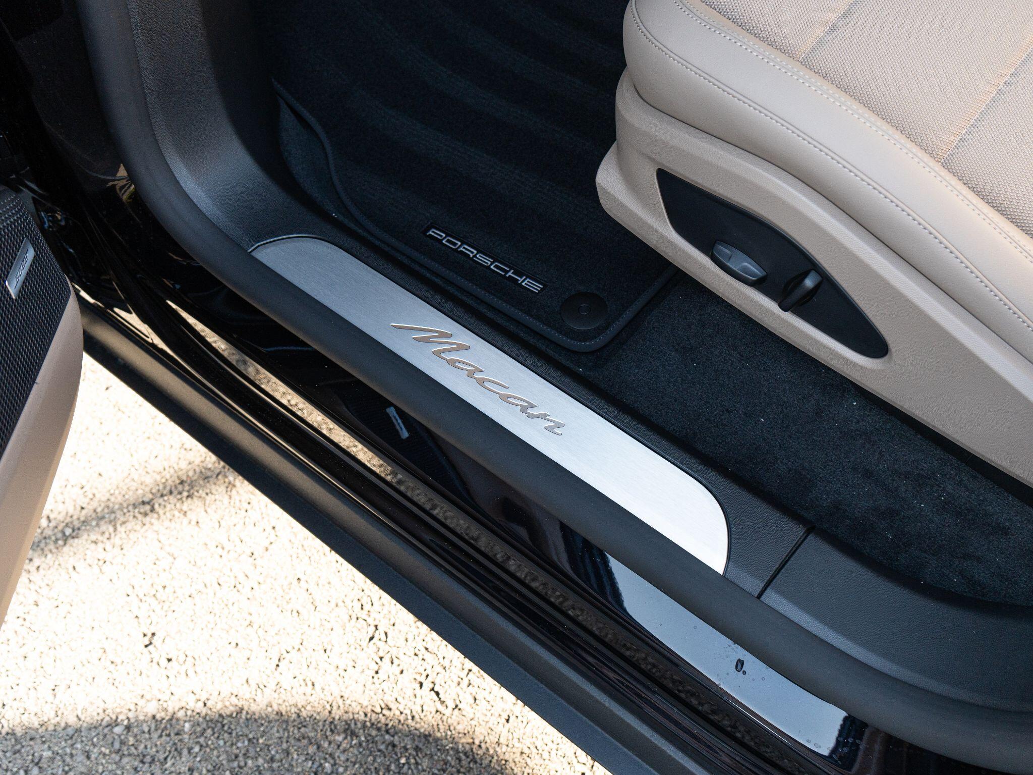 Porsche Macan view 24