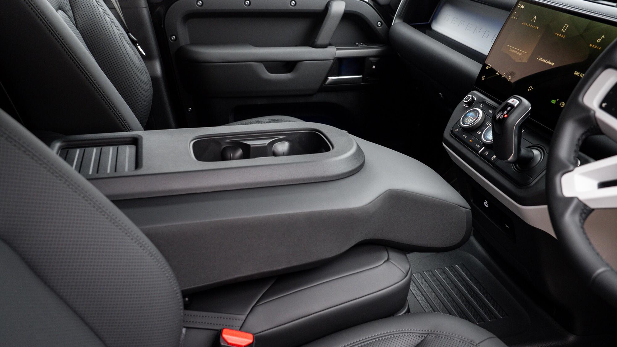 Land Rover Defender view 23