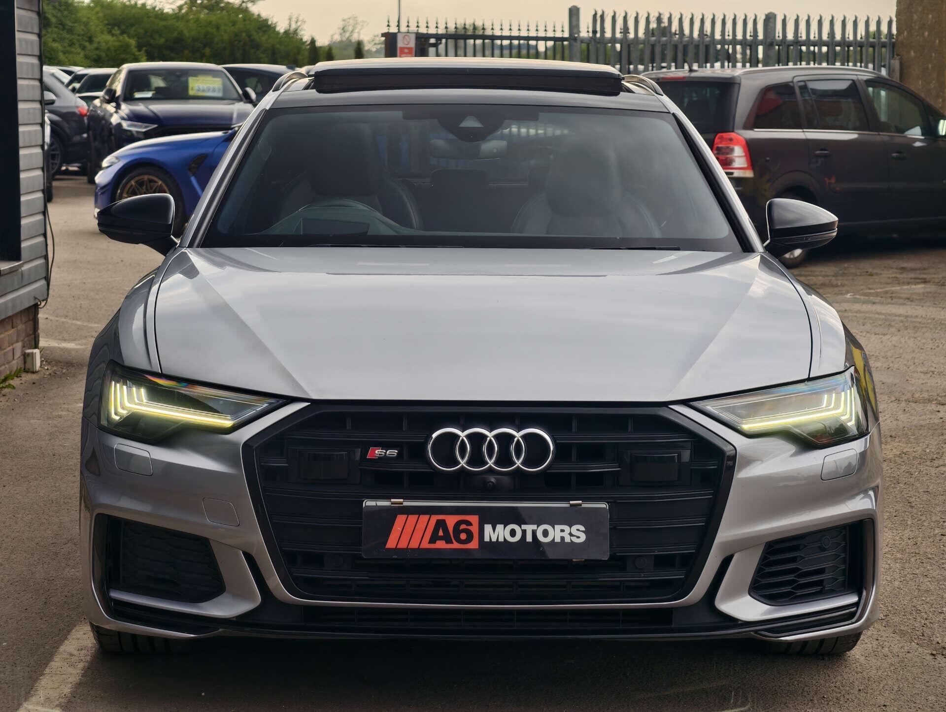 Audi S6 Avant view 13