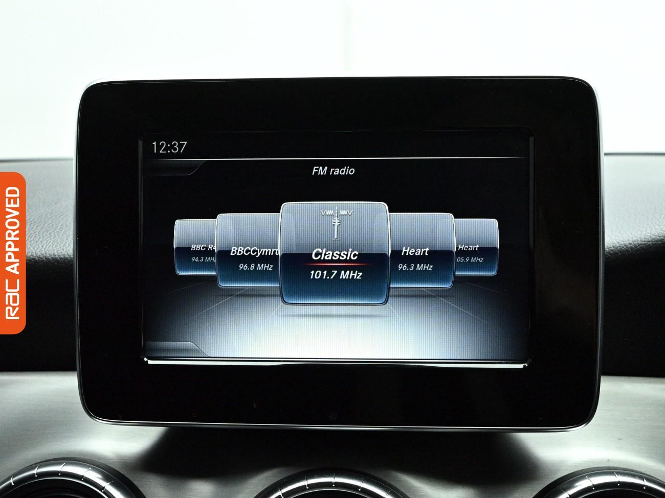 Mercedes-Benz Cla view 14