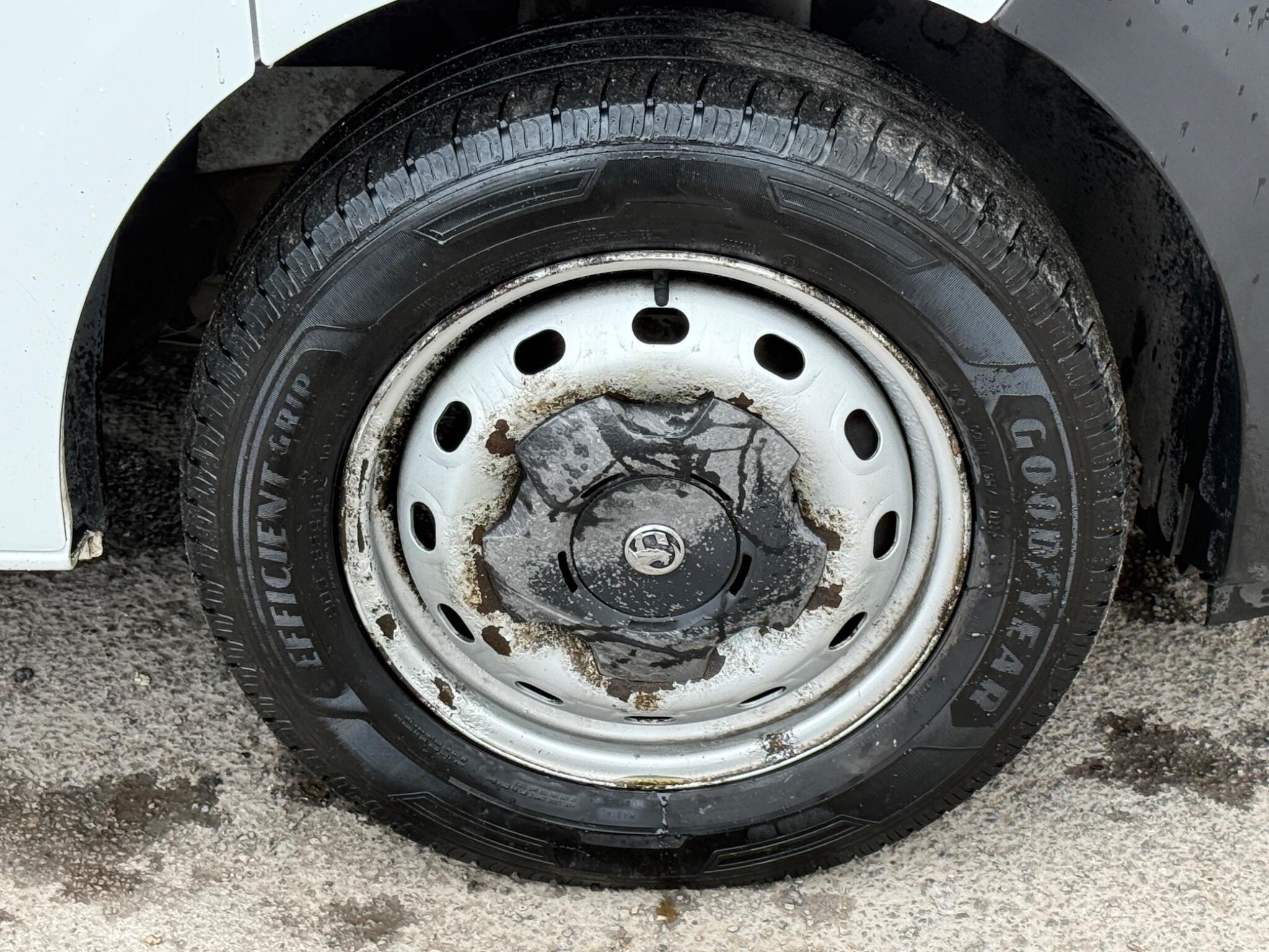 Vauxhall Vivaro - Image 28