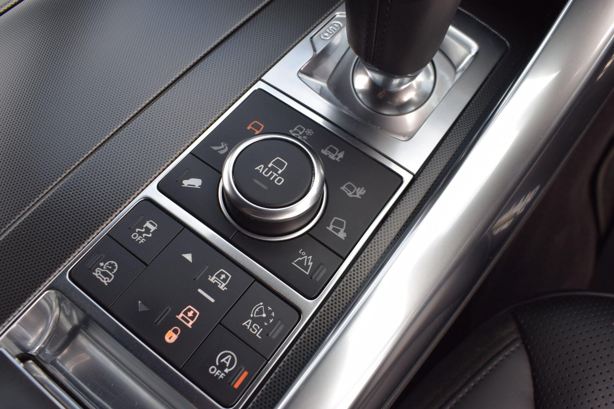 Land Rover Range Rover Sport view 13