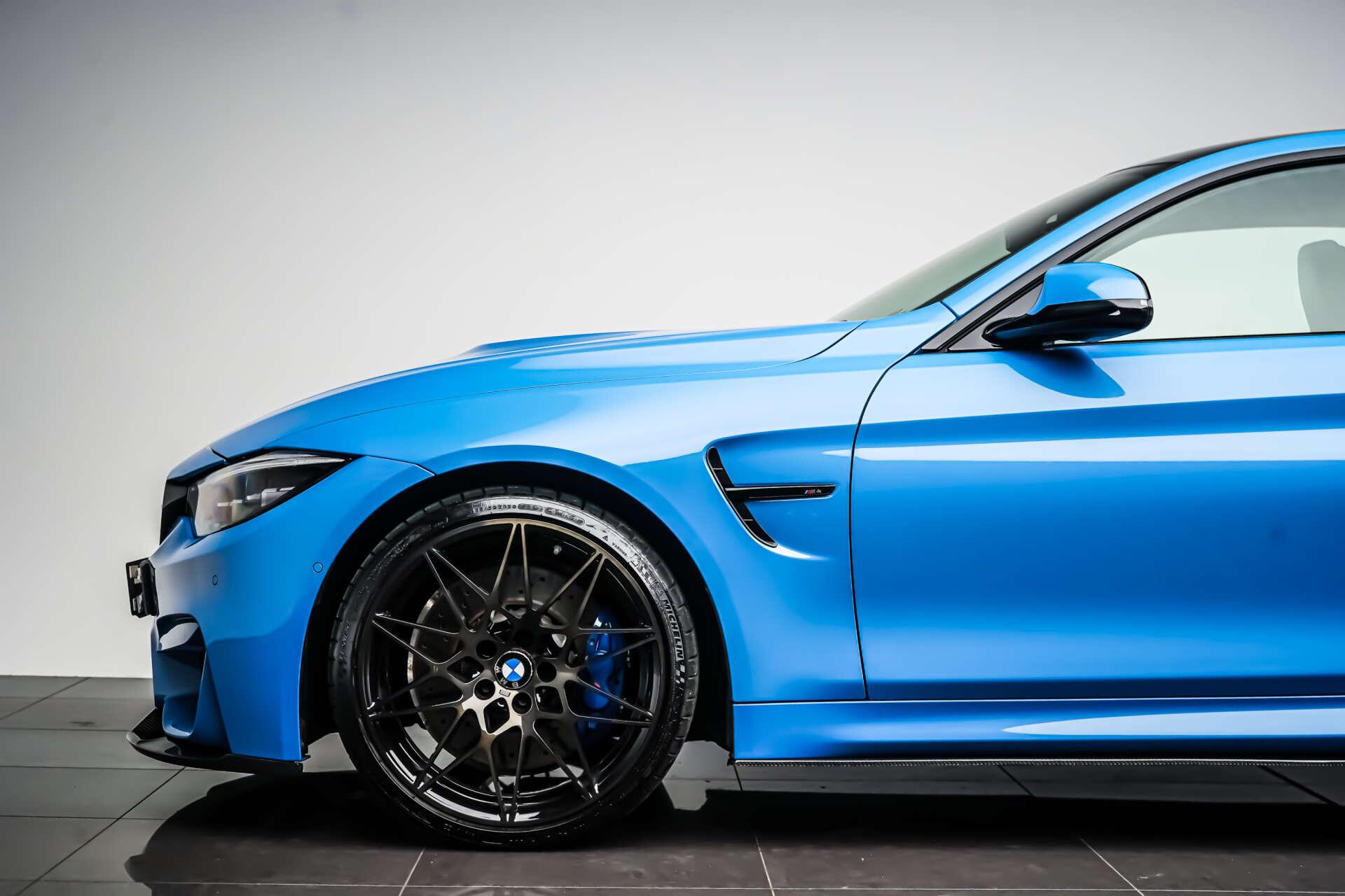 BMW M4 view 12