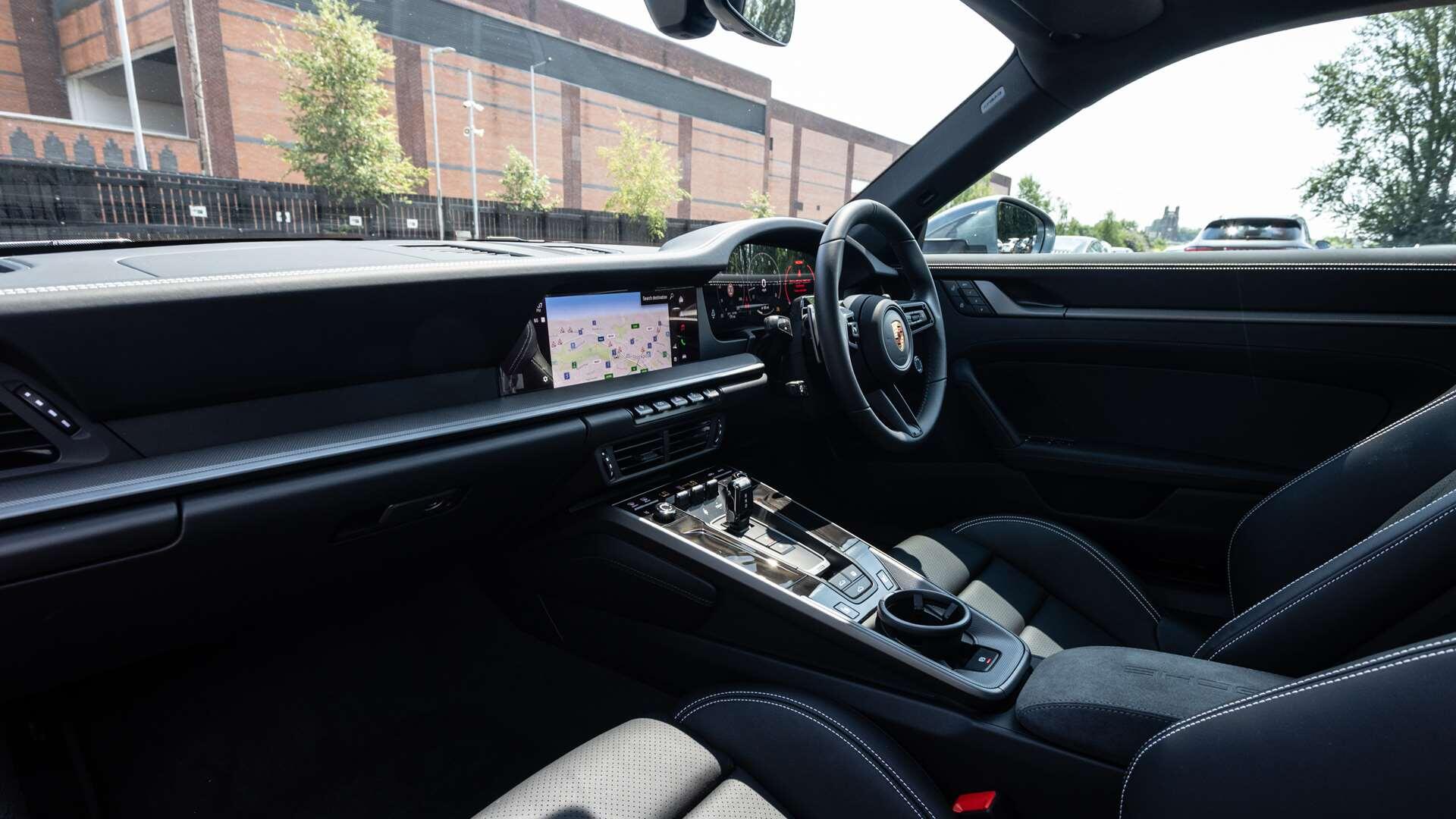 Porsche 911 view 13