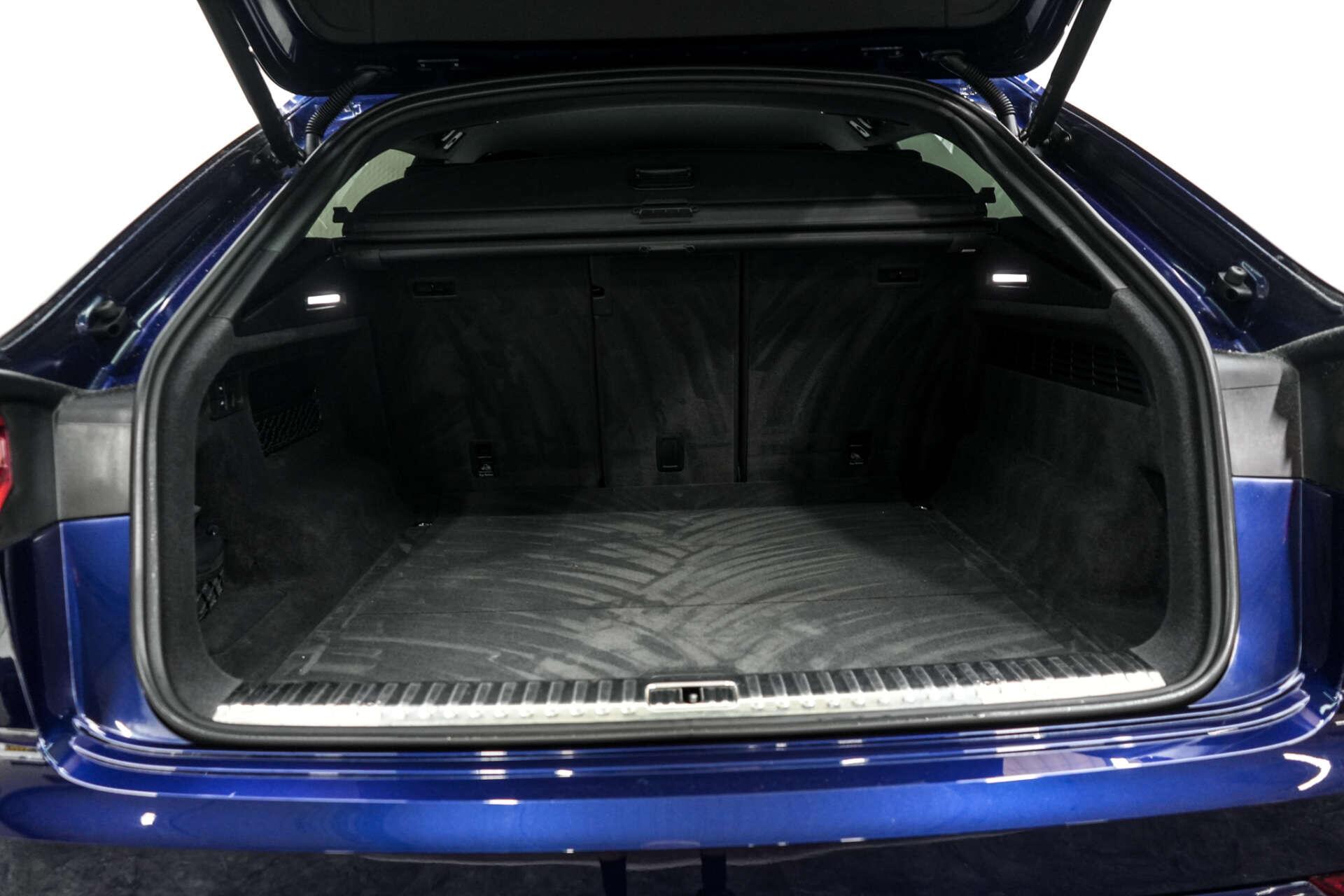 Audi Q8 view 13