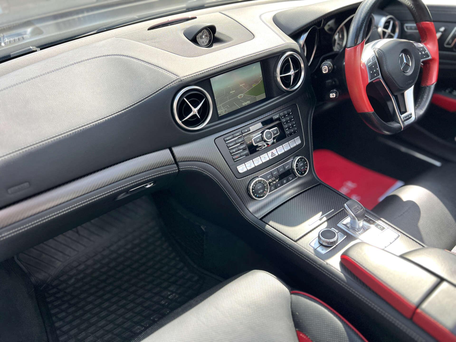 Mercedes-Benz SL view 82