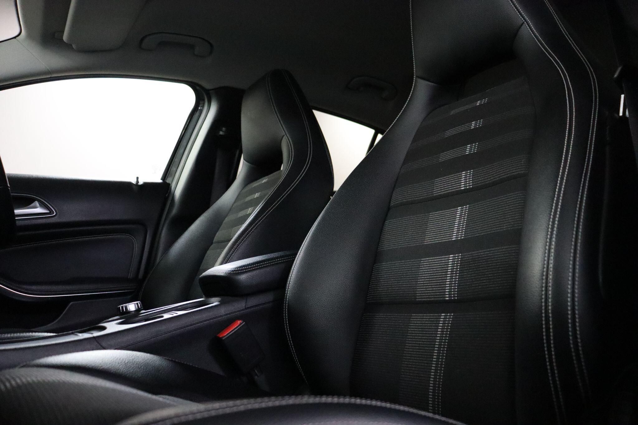 Mercedes-Benz Gla view 35