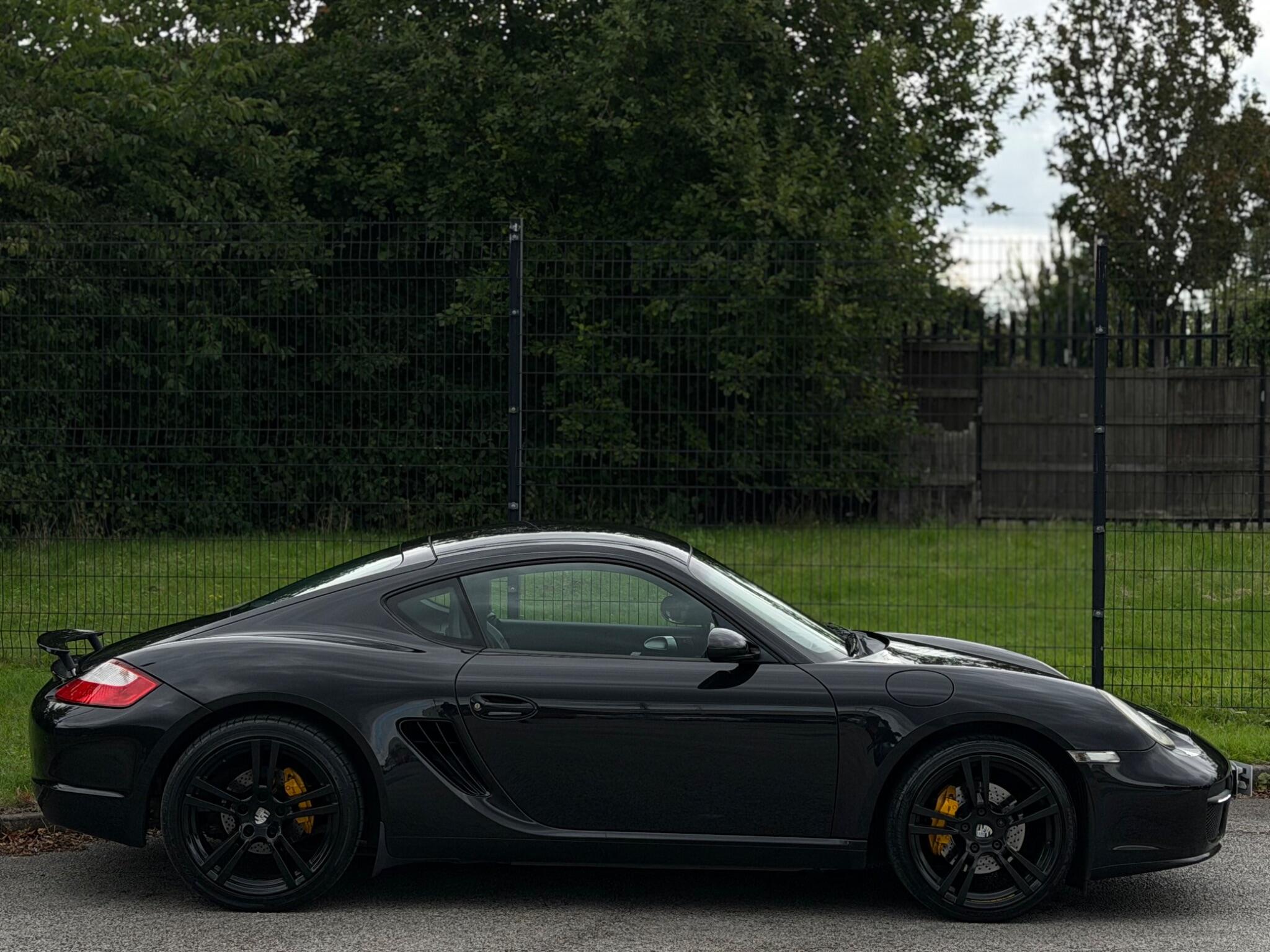 Porsche Cayman view 8