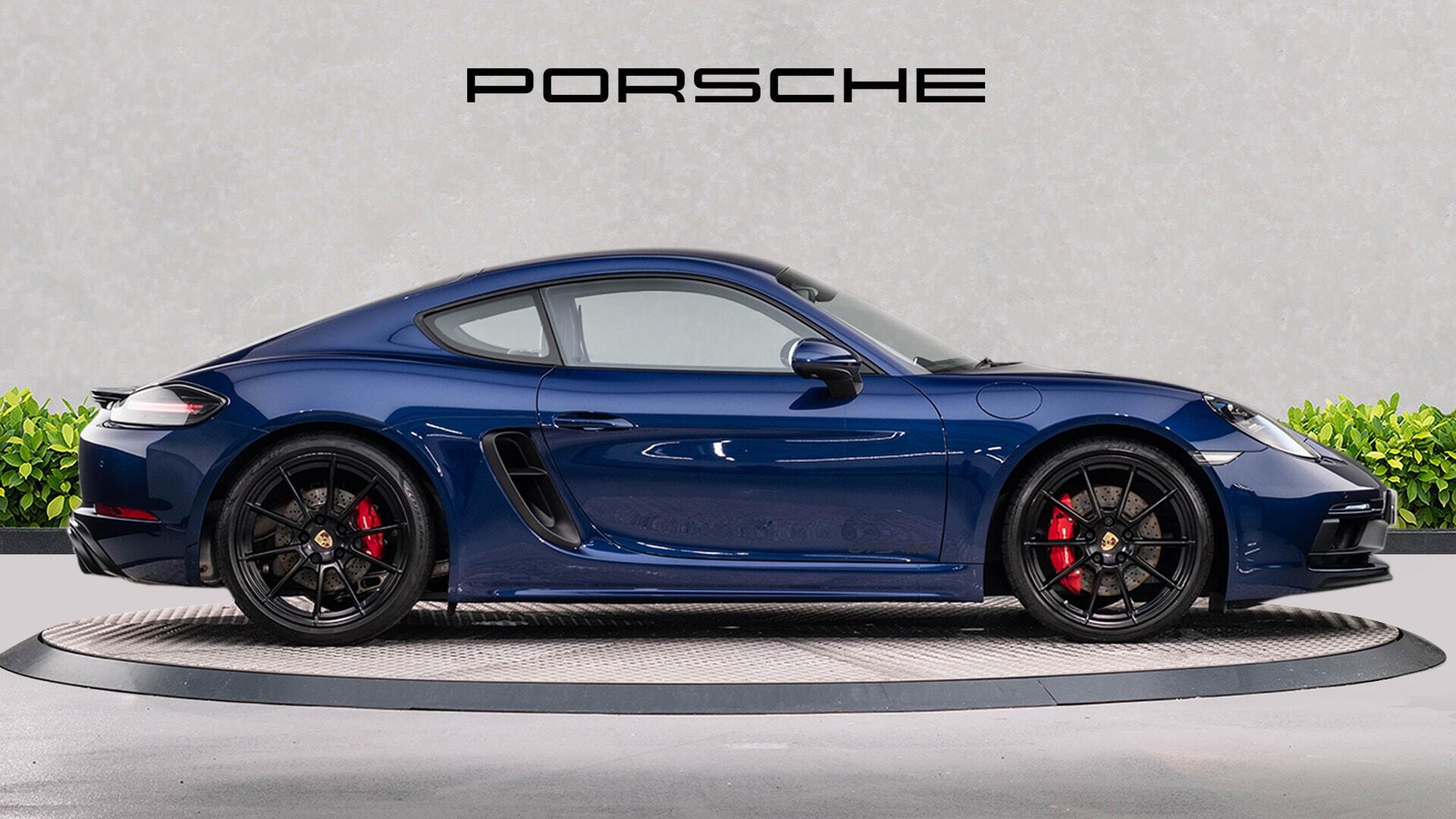 Porsche Cayman view 8