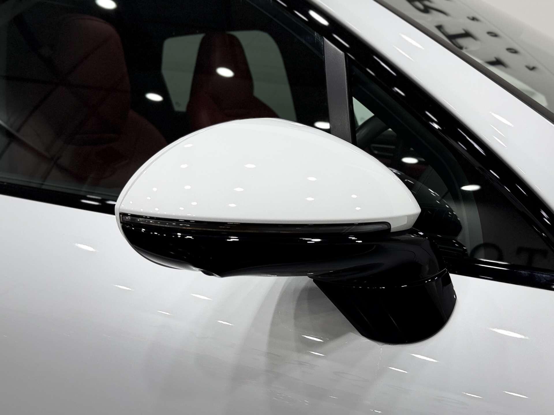Porsche Cayenne view 31