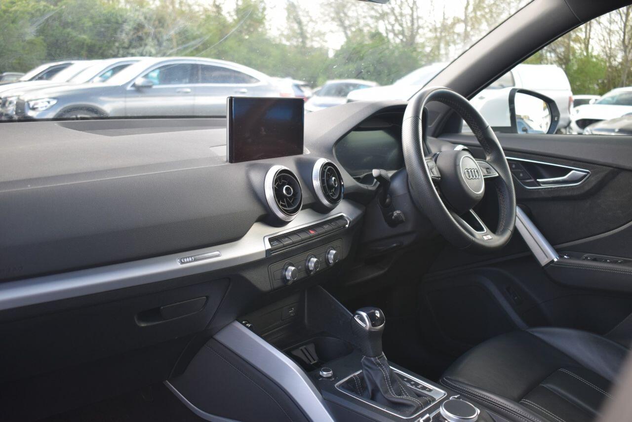 Audi Q2 view 18