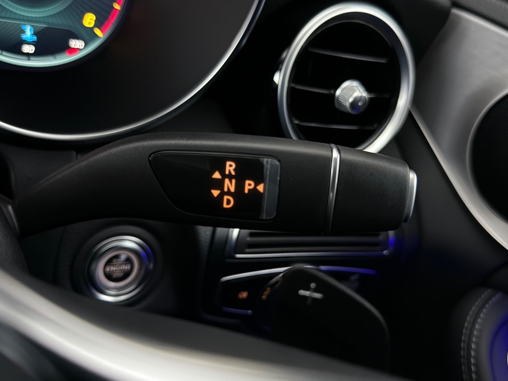 Mercedes-Benz C-Class view 18