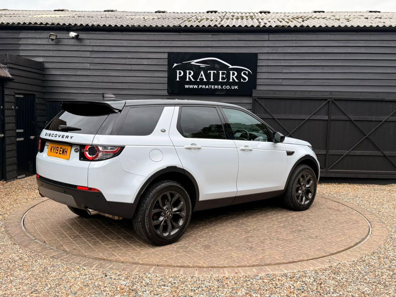 Land Rover Discovery Sport view 24