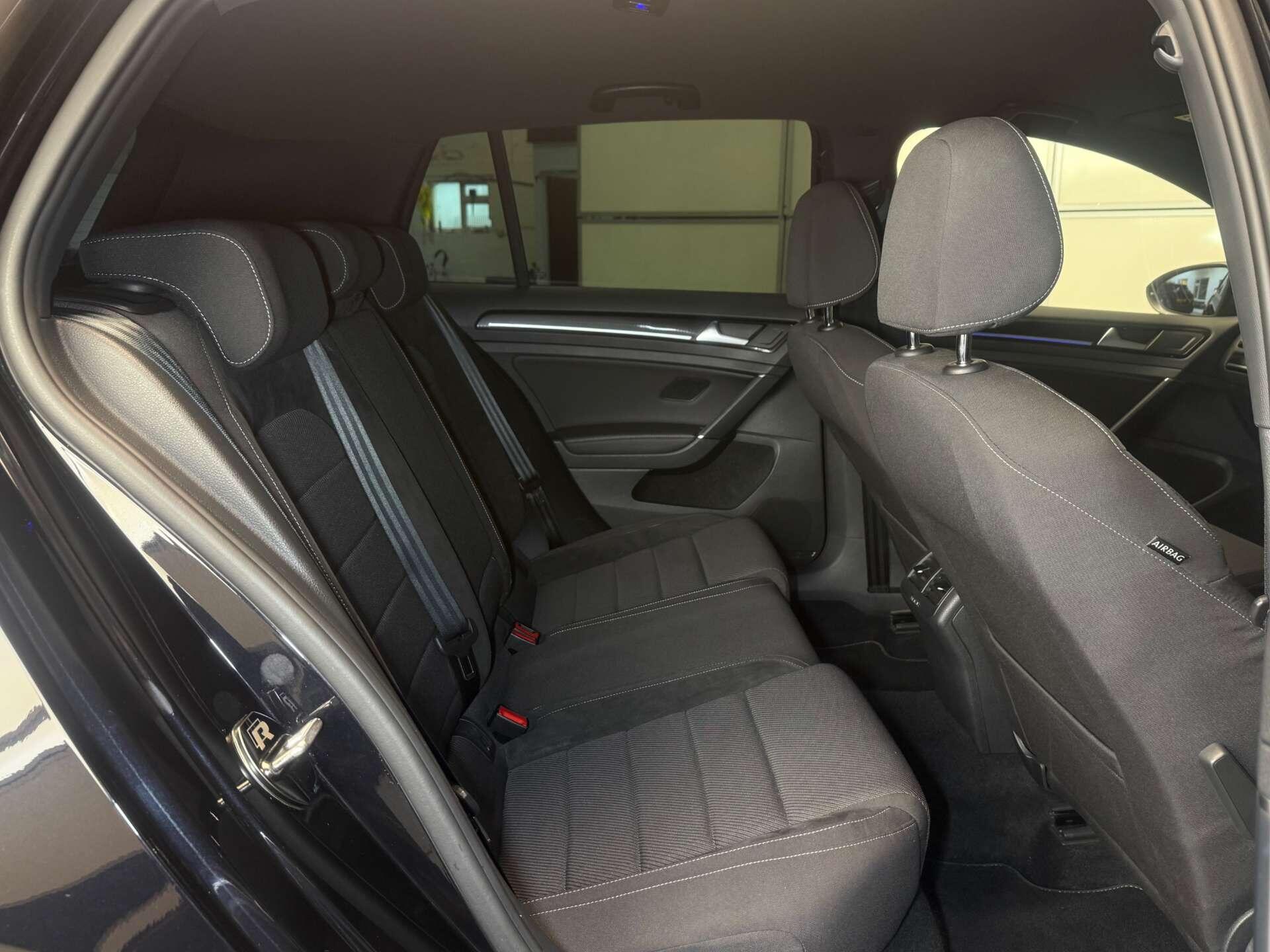 Volkswagen Golf view 22