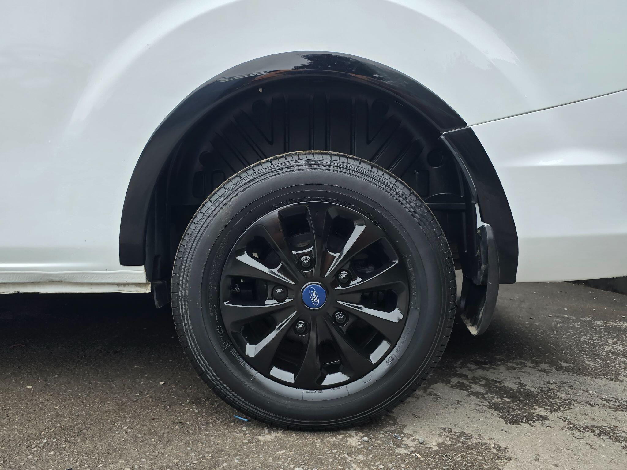 Ford Transit Custom view 29