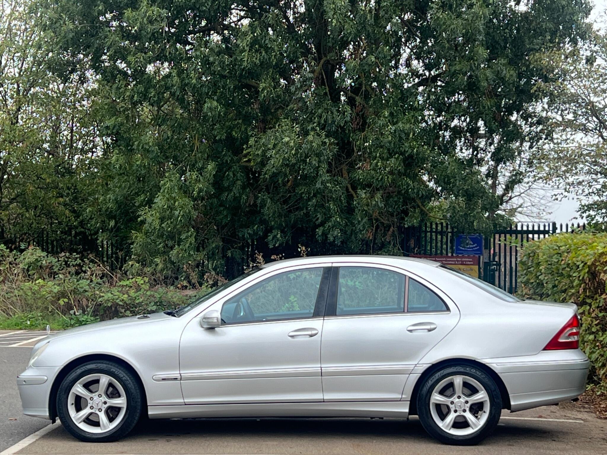 Mercedes-Benz C-Class view 7