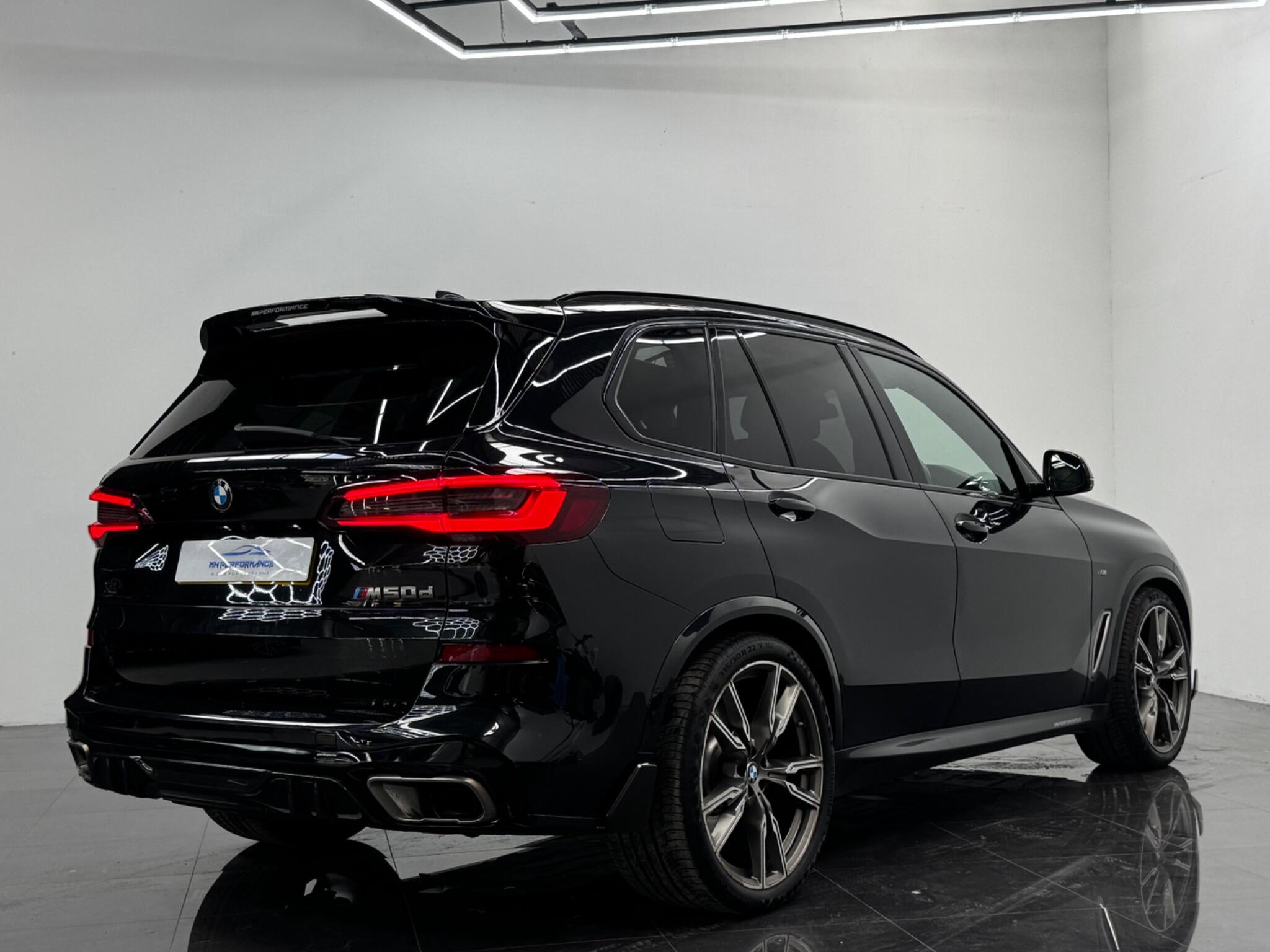 BMW X5 view 22