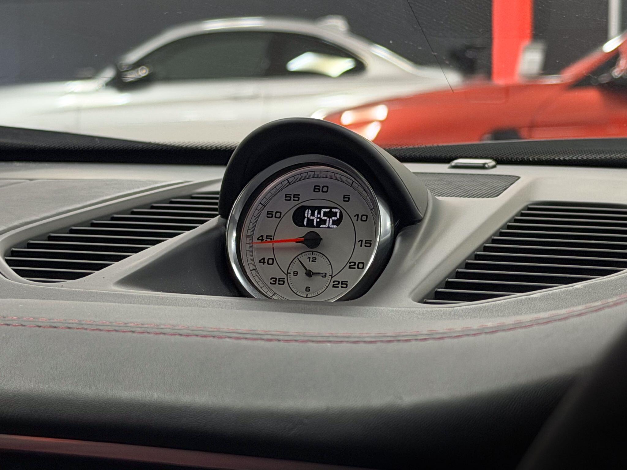 Porsche 911 view 38