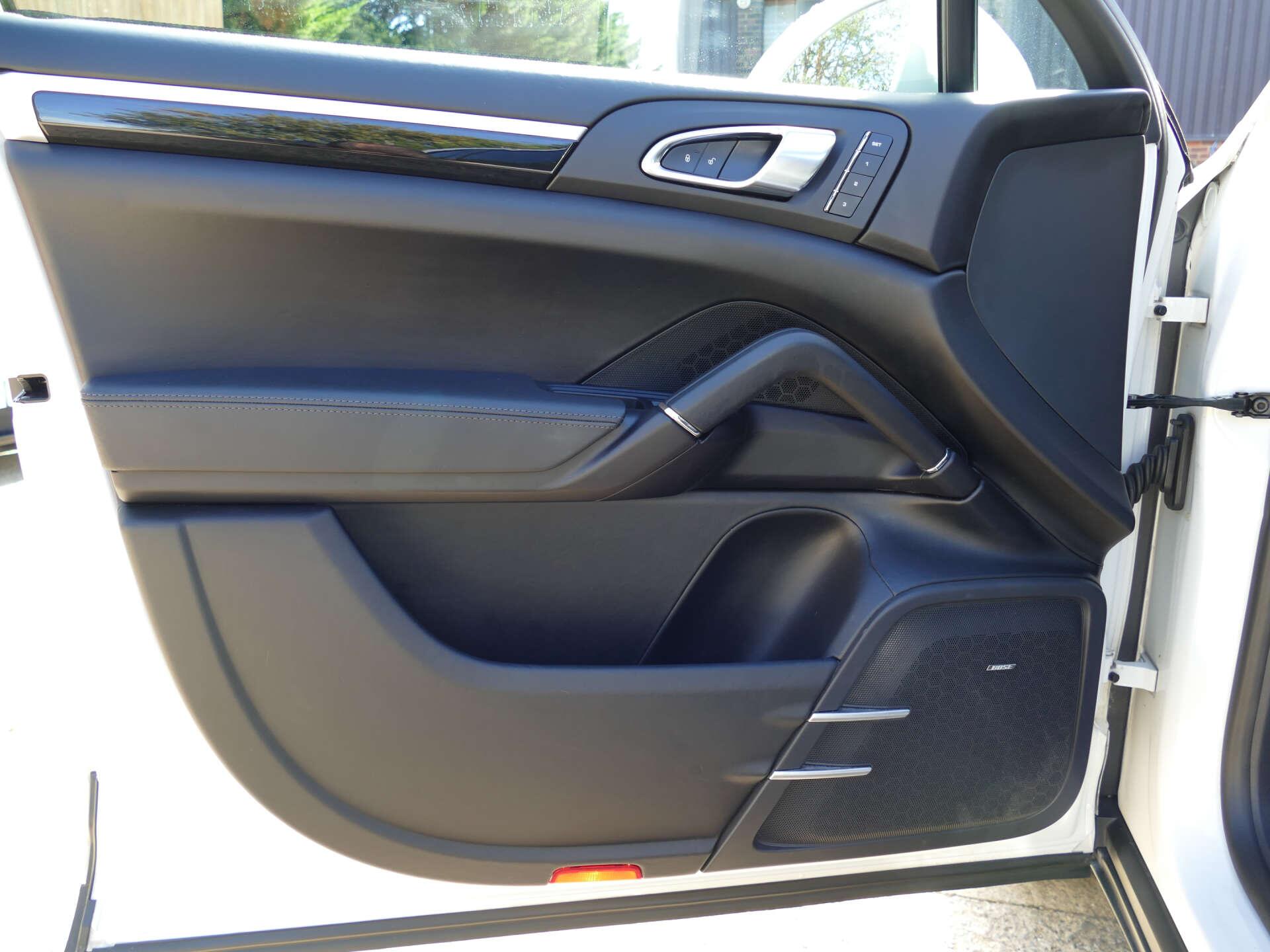 Porsche Cayenne view 53