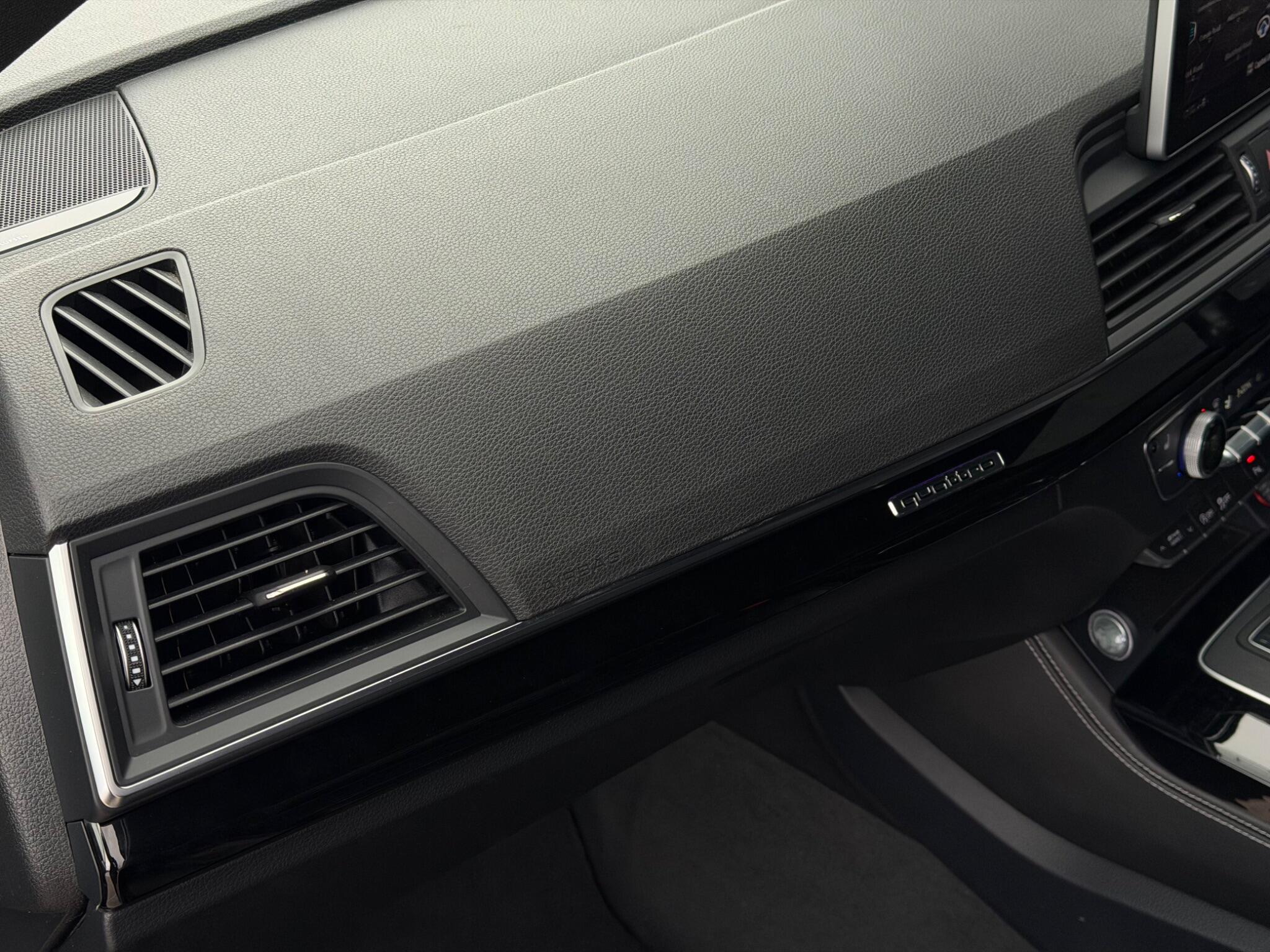 Audi SQ5 view 36
