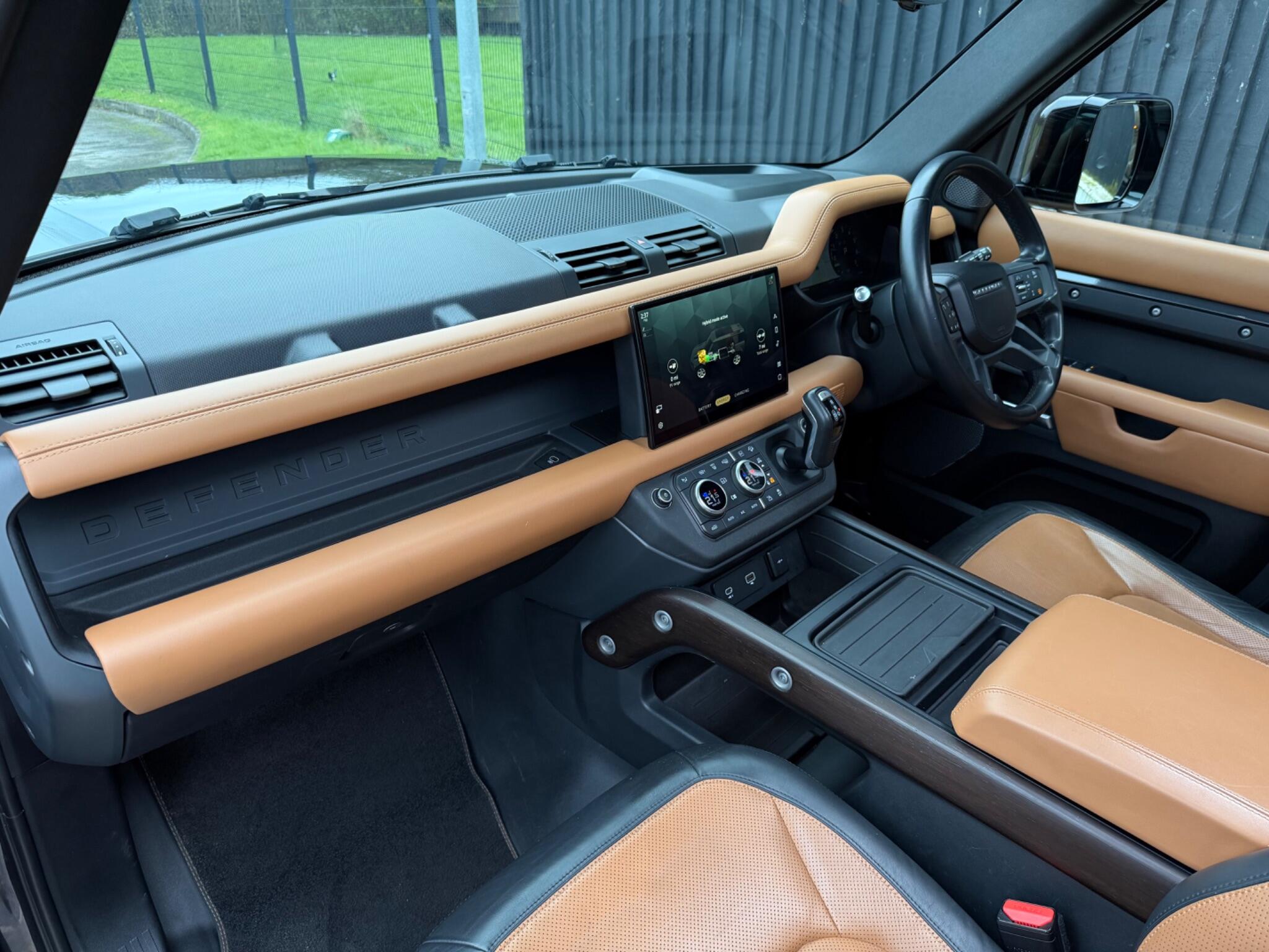 Land Rover Defender view 16
