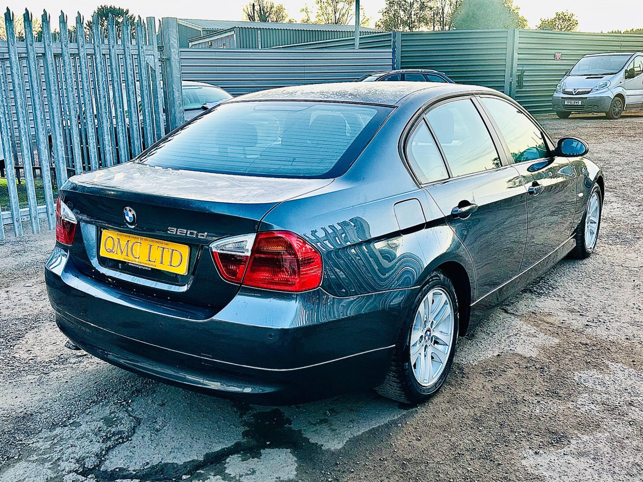 BMW 3 Series view 6