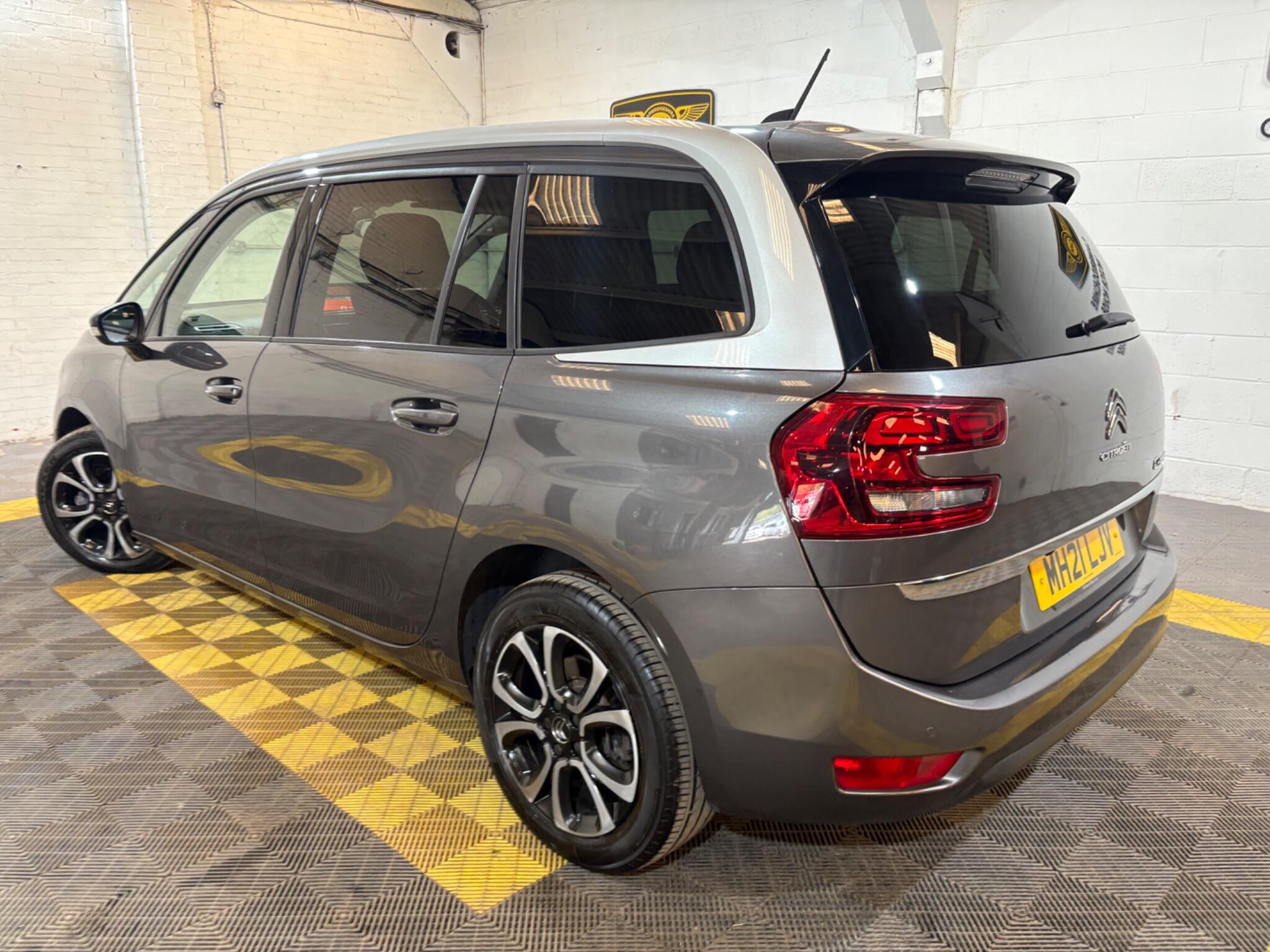 Citroen Grand C4 Spacetourer view 8