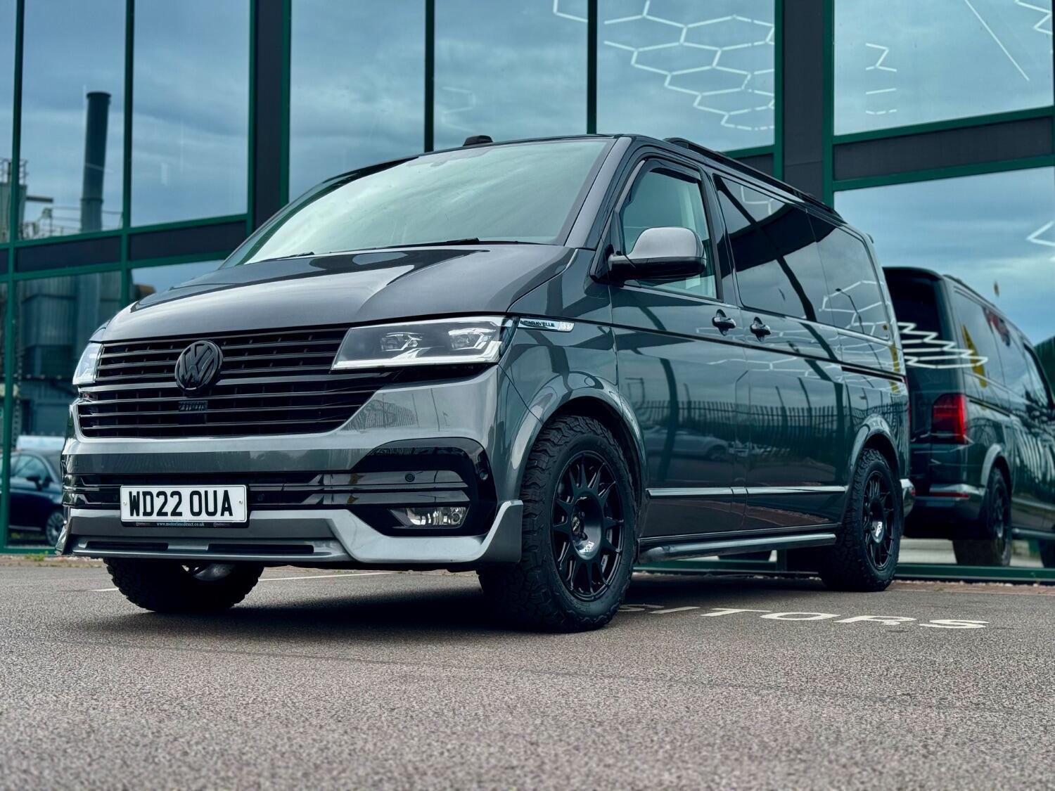 Volkswagen Caravelle view 13
