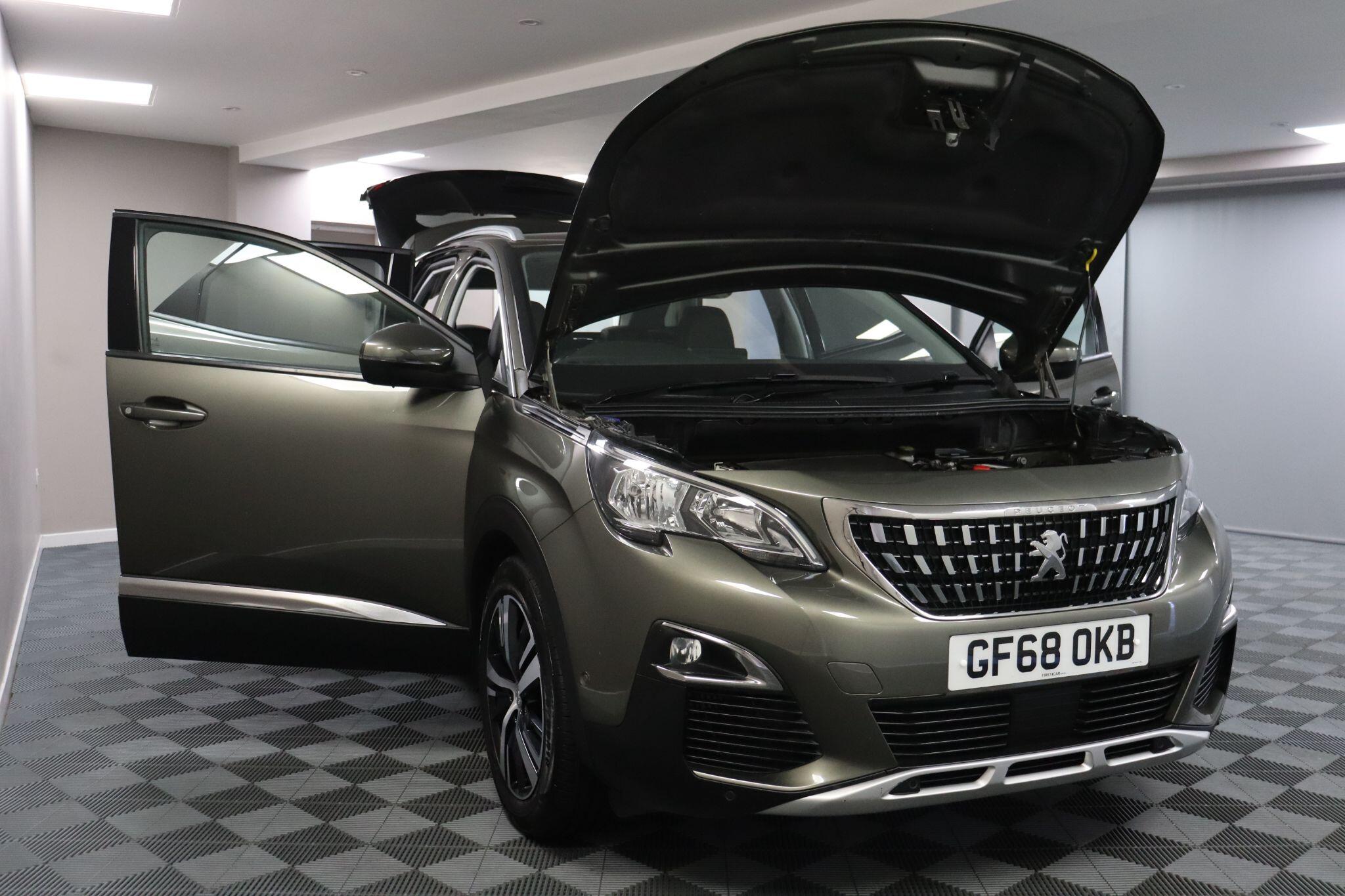 Peugeot 3008 view 5