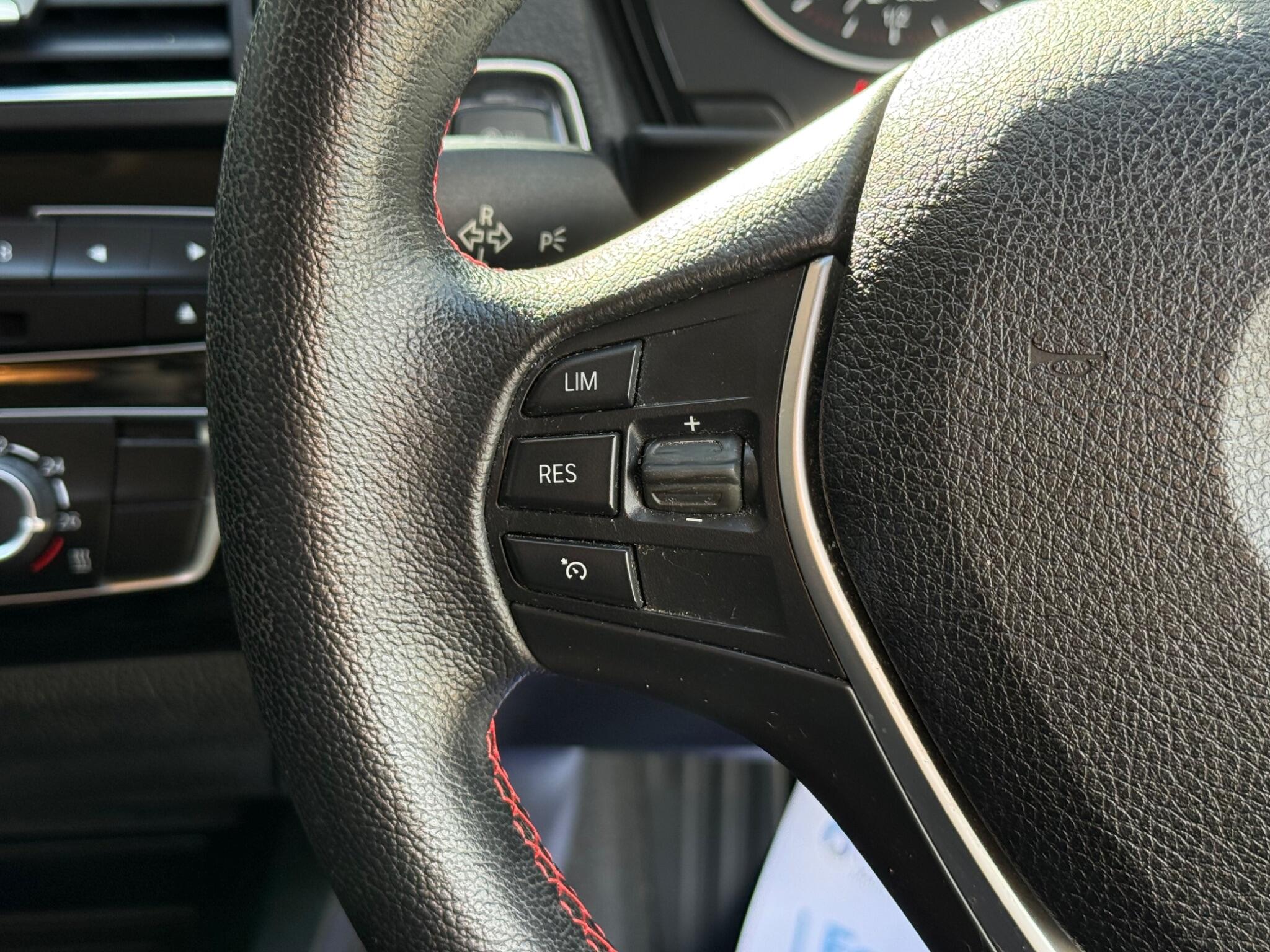BMW 1 Series view 28