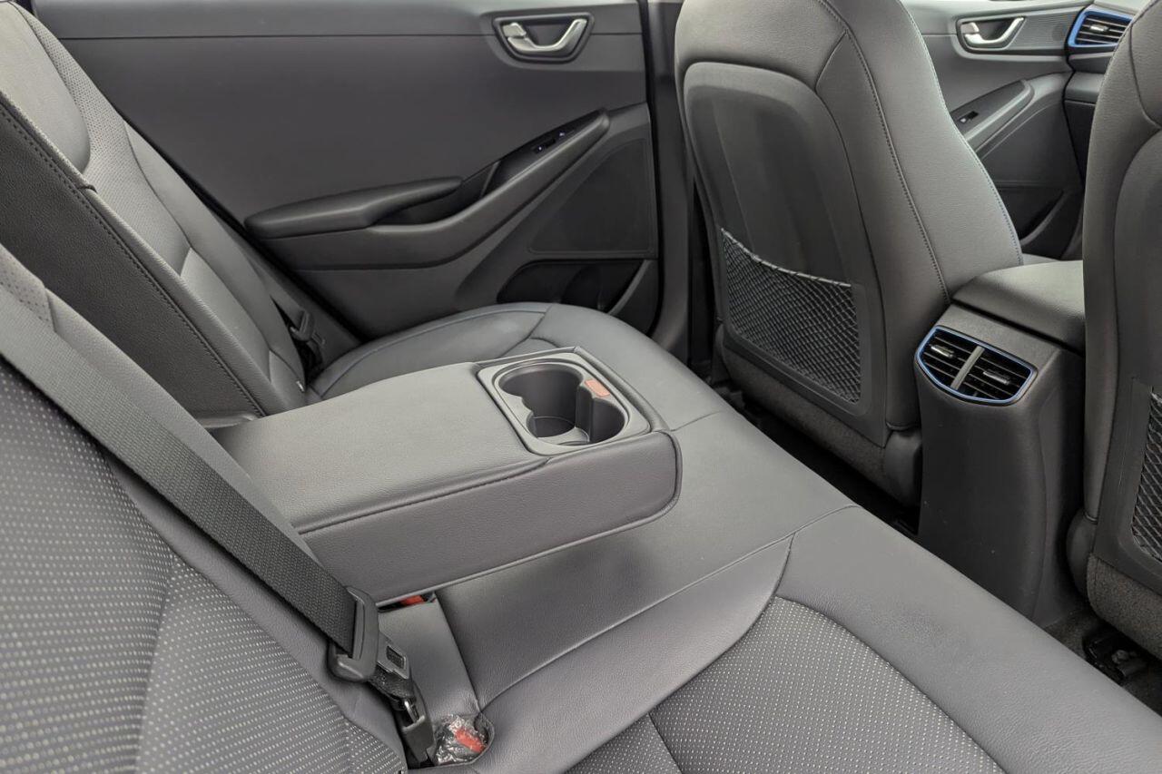 Hyundai IONIQ view 17