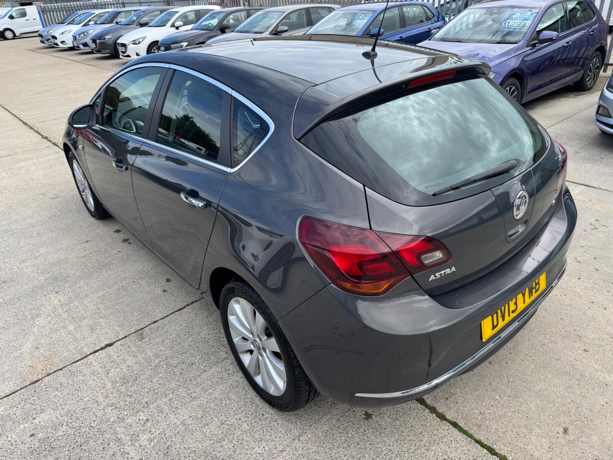 Vauxhall Astra view 8
