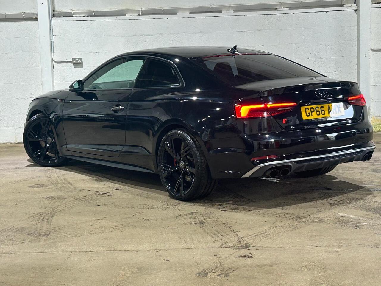 Audi S5 view 37