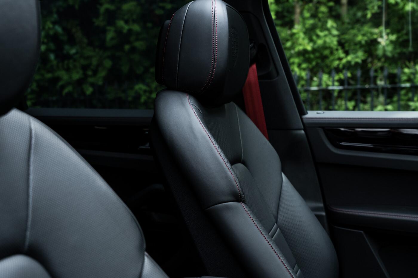 Porsche Cayenne view 52